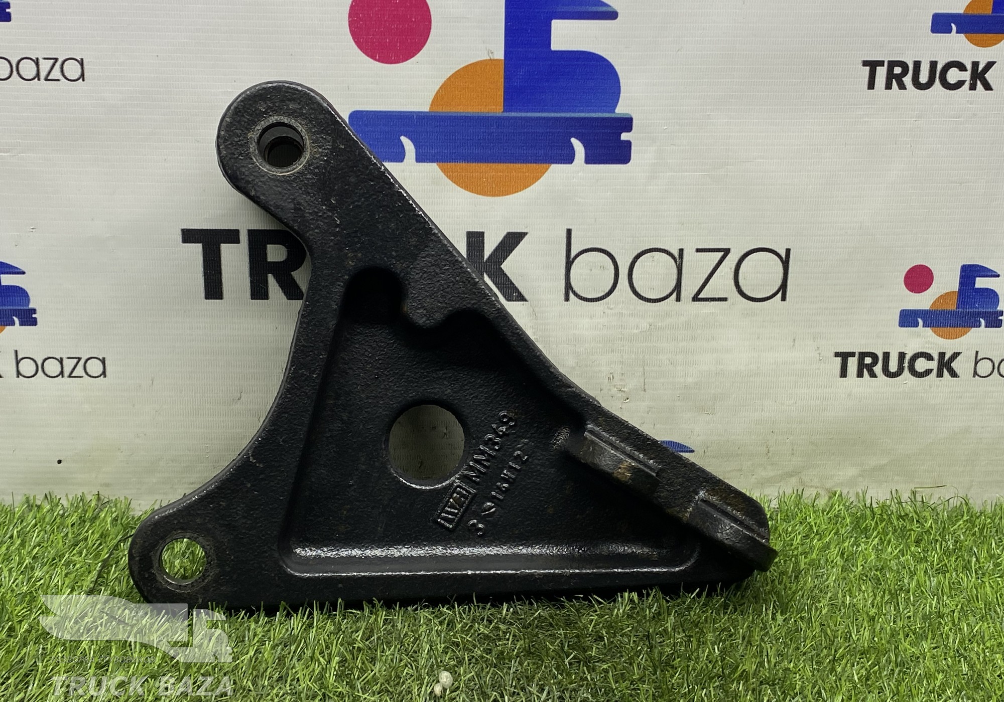 81416503018 Кронштейн усилителя бампера правый для Man TGA