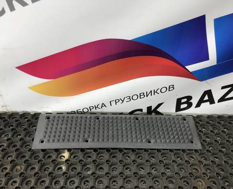 504135514 Подножка бампера для Iveco