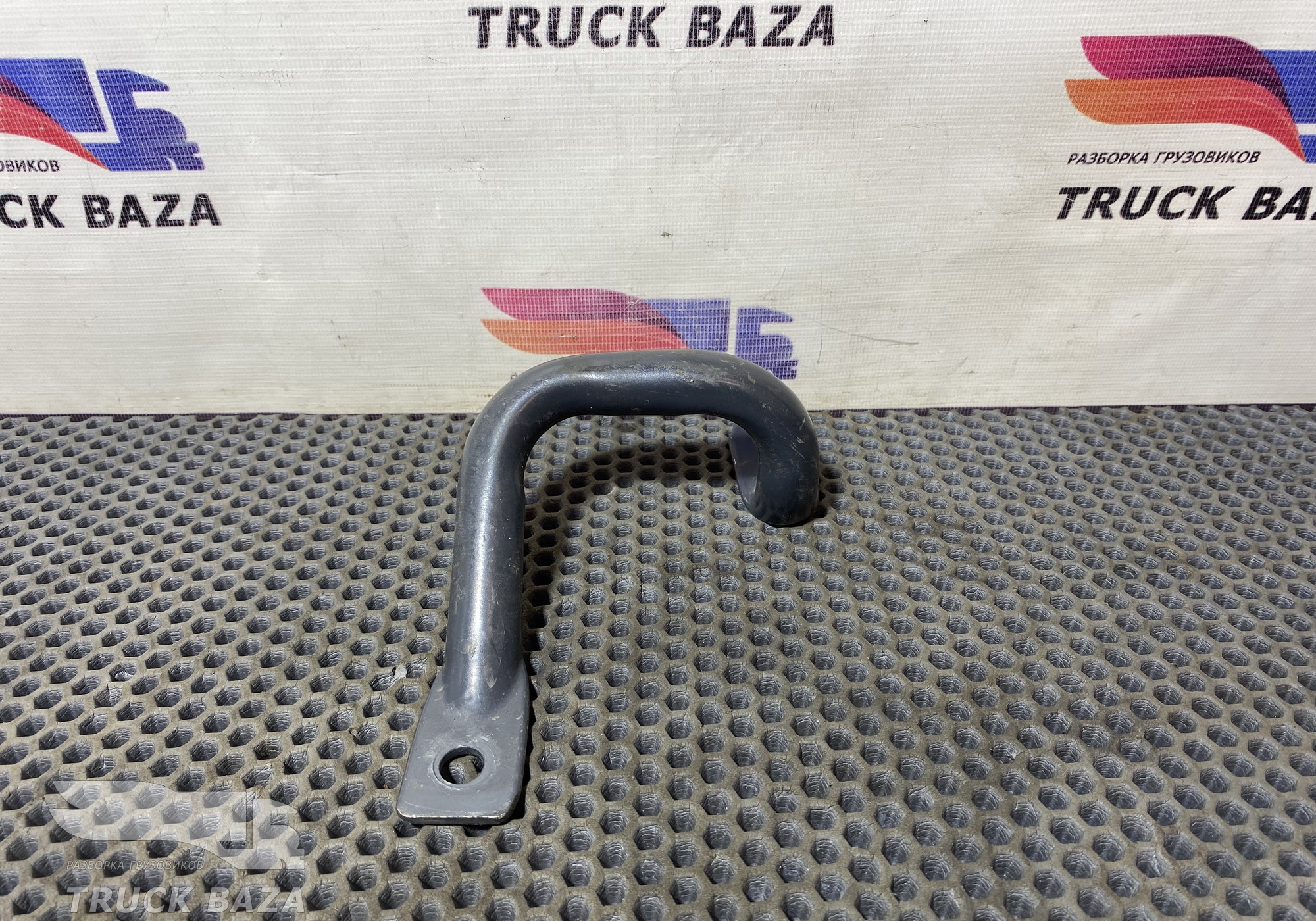 81621580038 Кронштейн спальника нижний правый для Man TGA