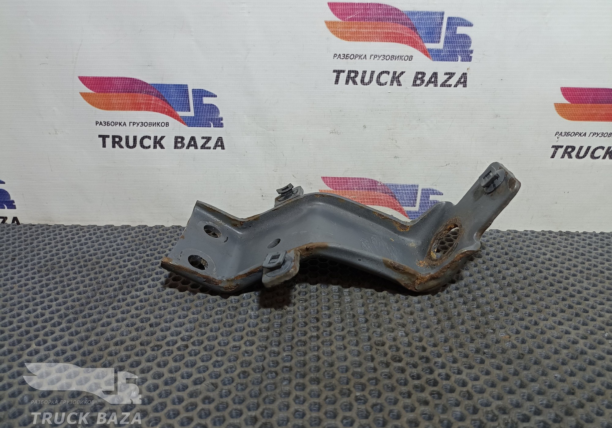 20737428 Кронштейн площадки пневмоподушки для Volvo