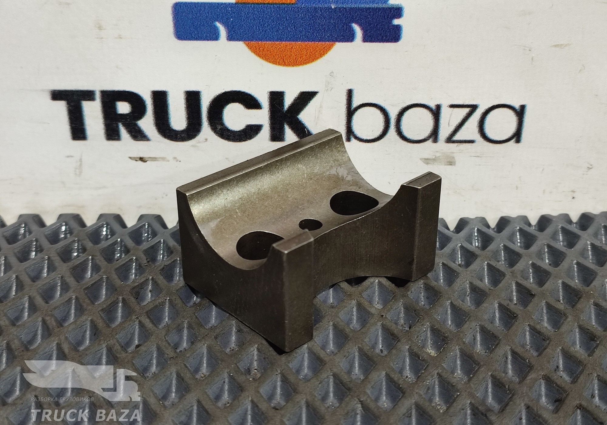 51042020136 Кронштейн вала рокеров для Man