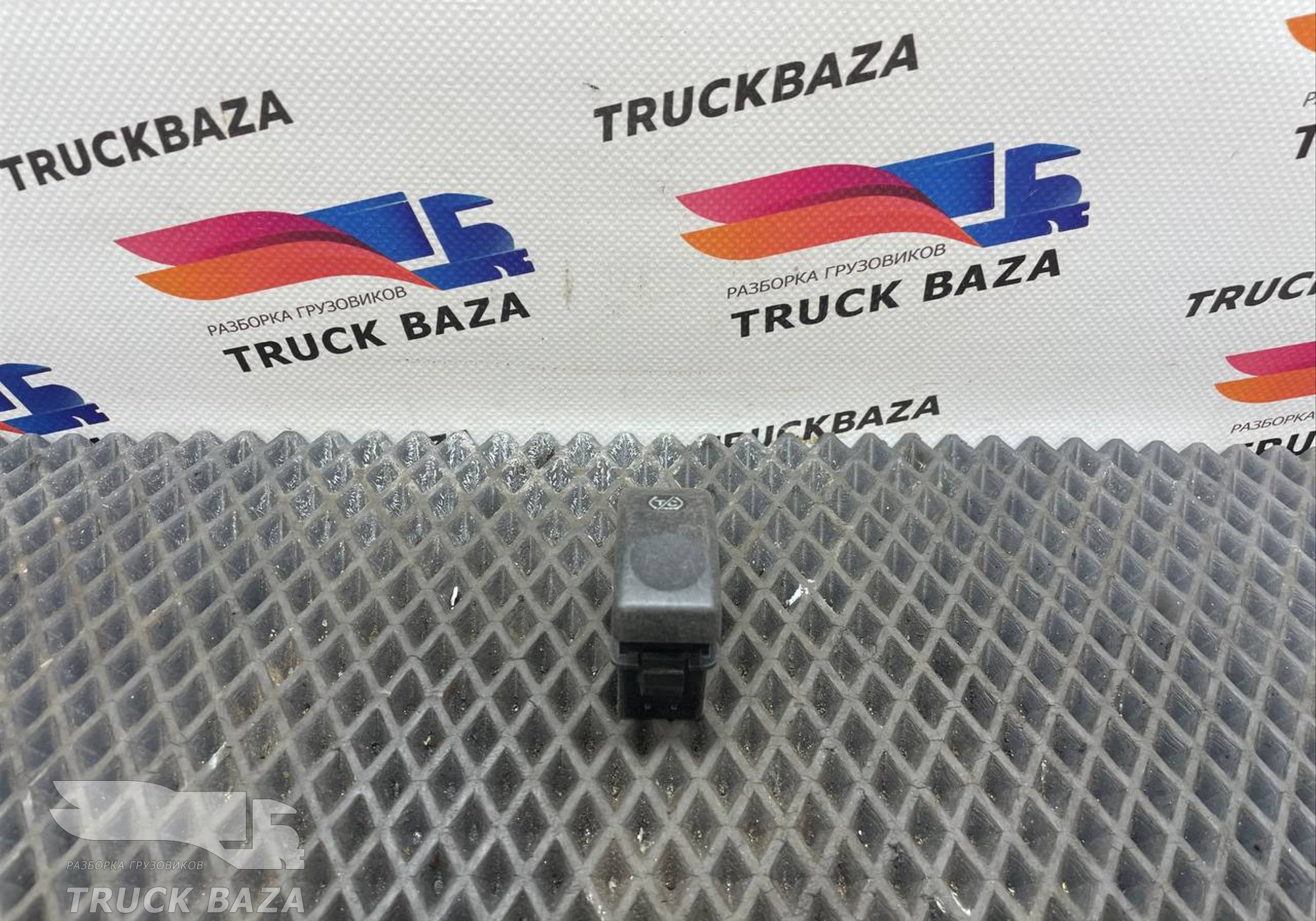 1435594 Кнопка антипробуксовочной системы для Daf XF105 (с 2005)