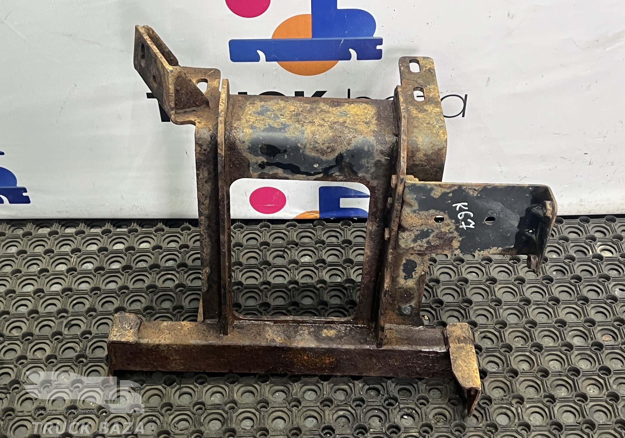 5490840503110 Кронштейн корпуса подножки левой для КАМАЗ 5490 (с 2013)