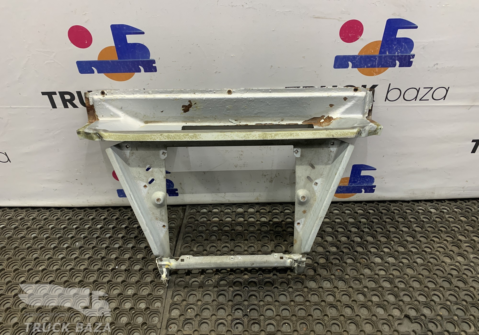 1308797 Кронштейн торпедо для Daf