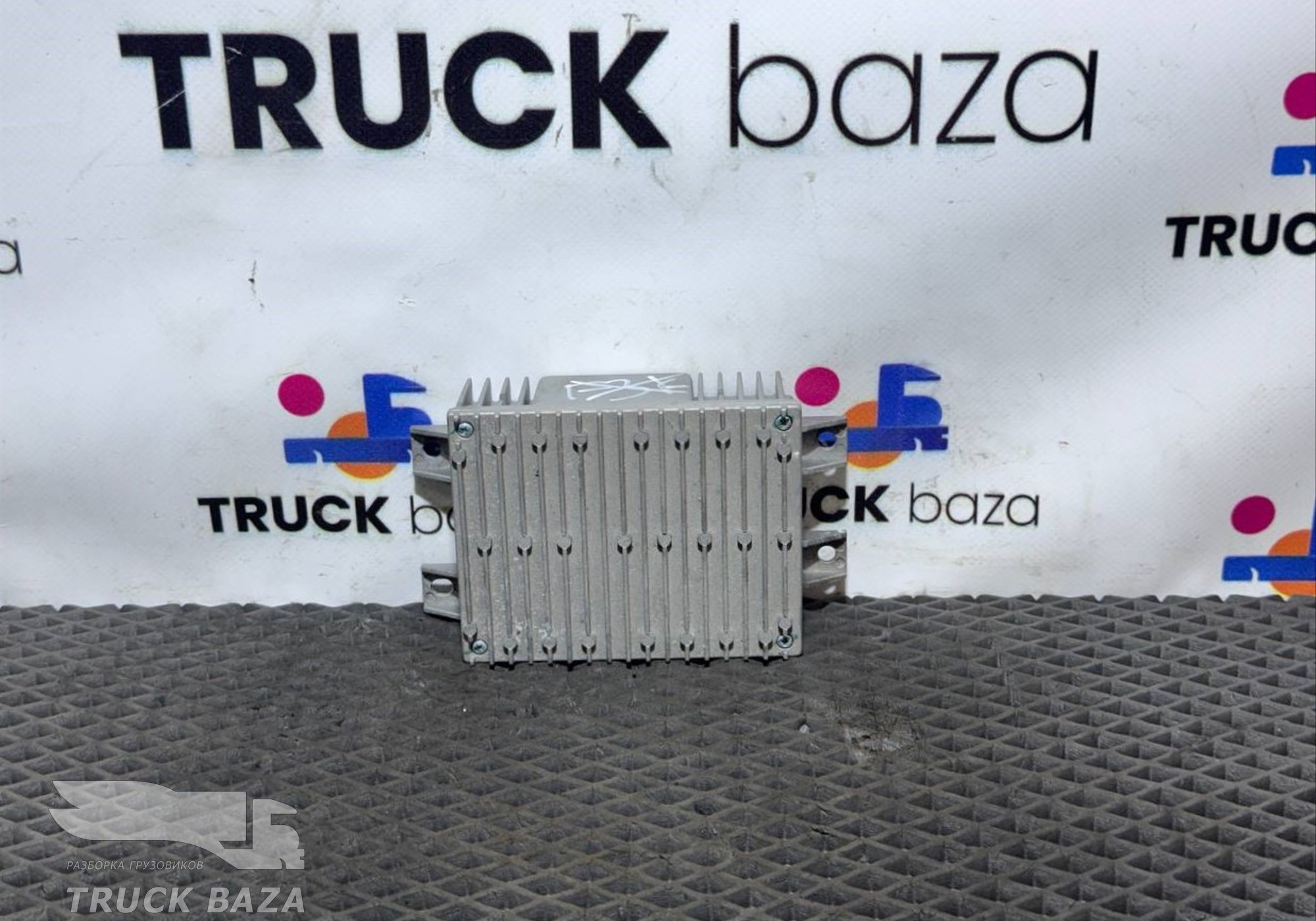 WG9720580002 Преобразователь напряжения 24/12В для Sinotruk Sitrak C7H