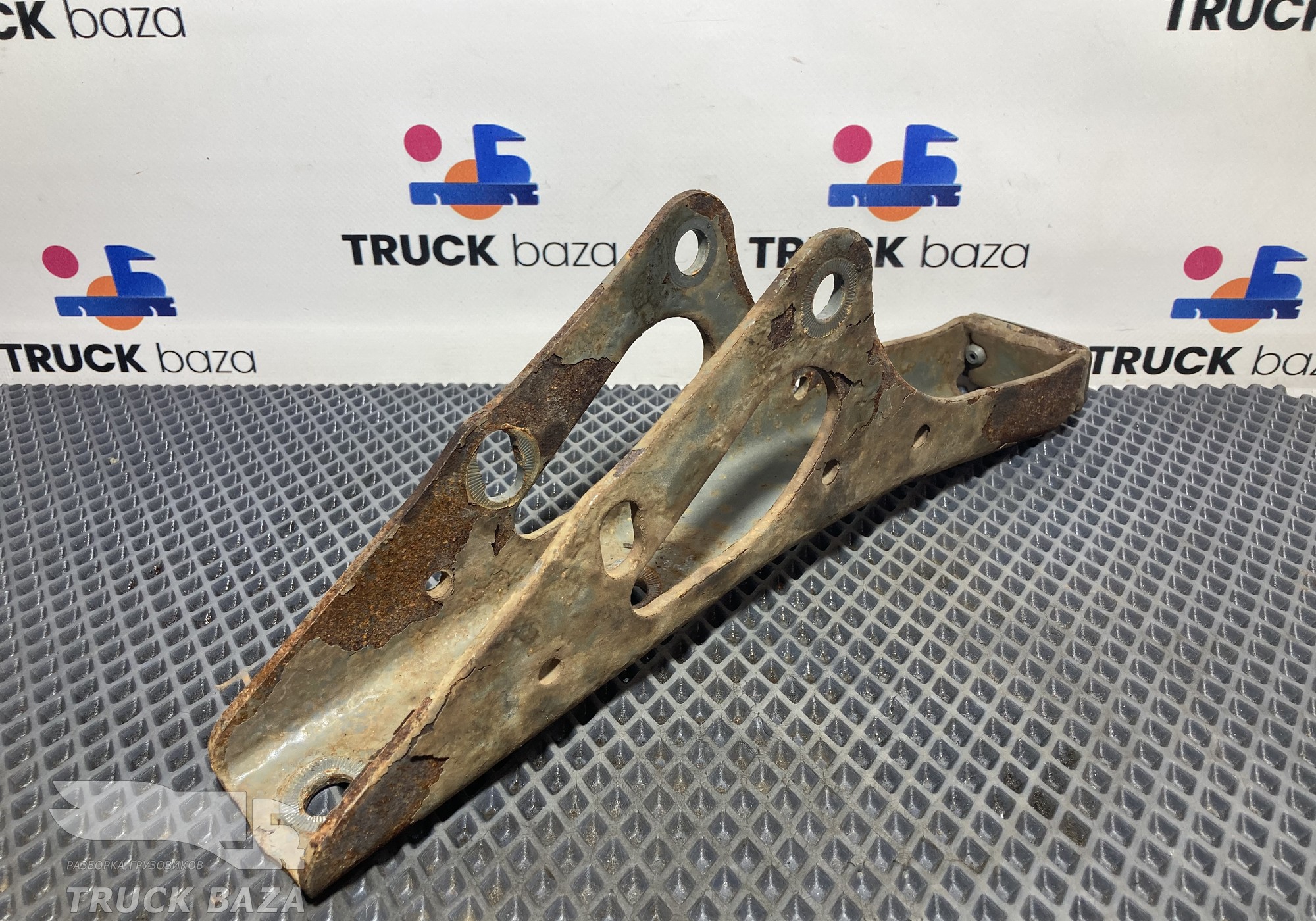 81417010092 Кронштейн подушки кабины передний для Man TGS II (с 2012)