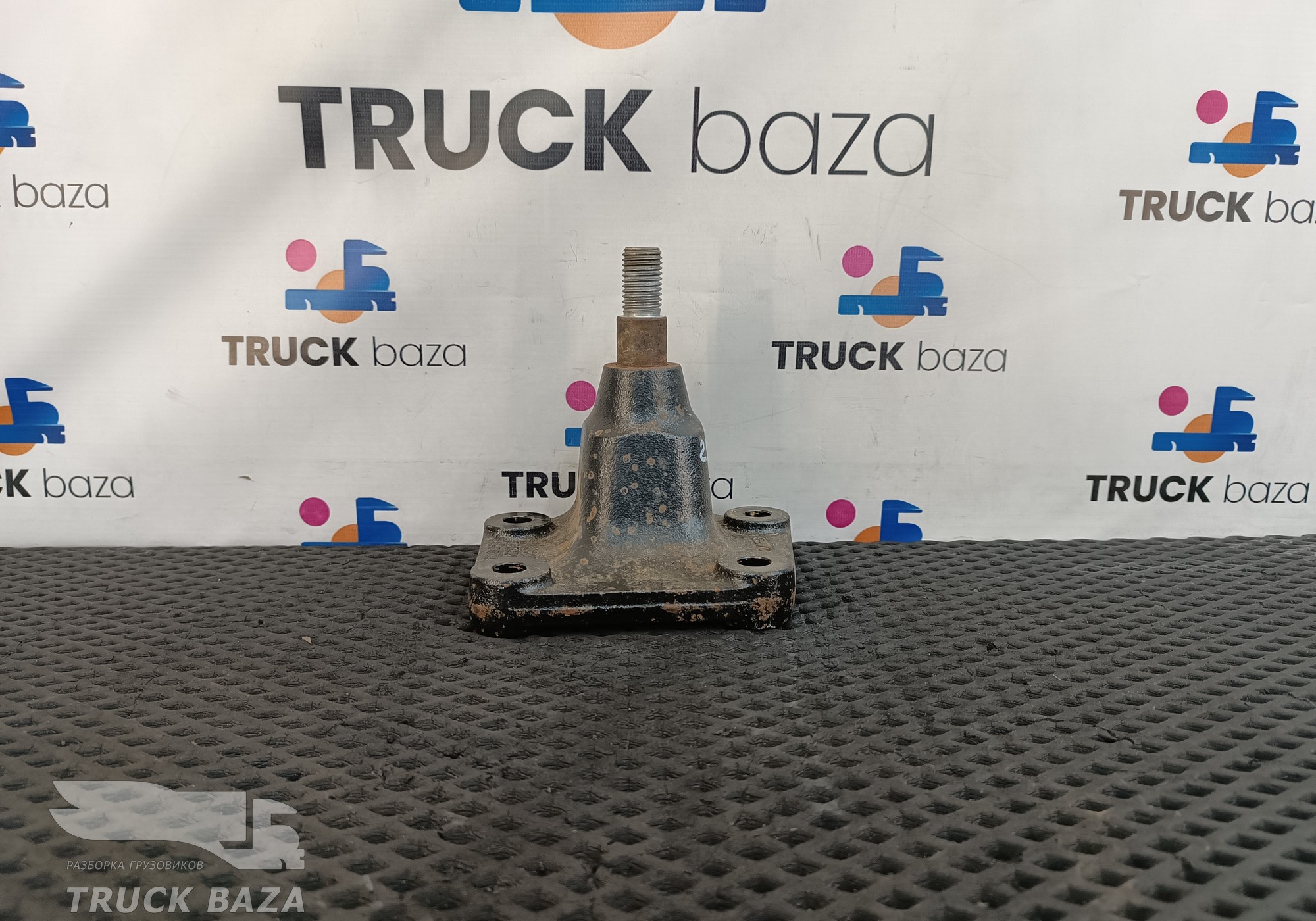 JC46002K98BB Кронштейн цилиндра подъема кабины для Ford F-MAX (с 2018)