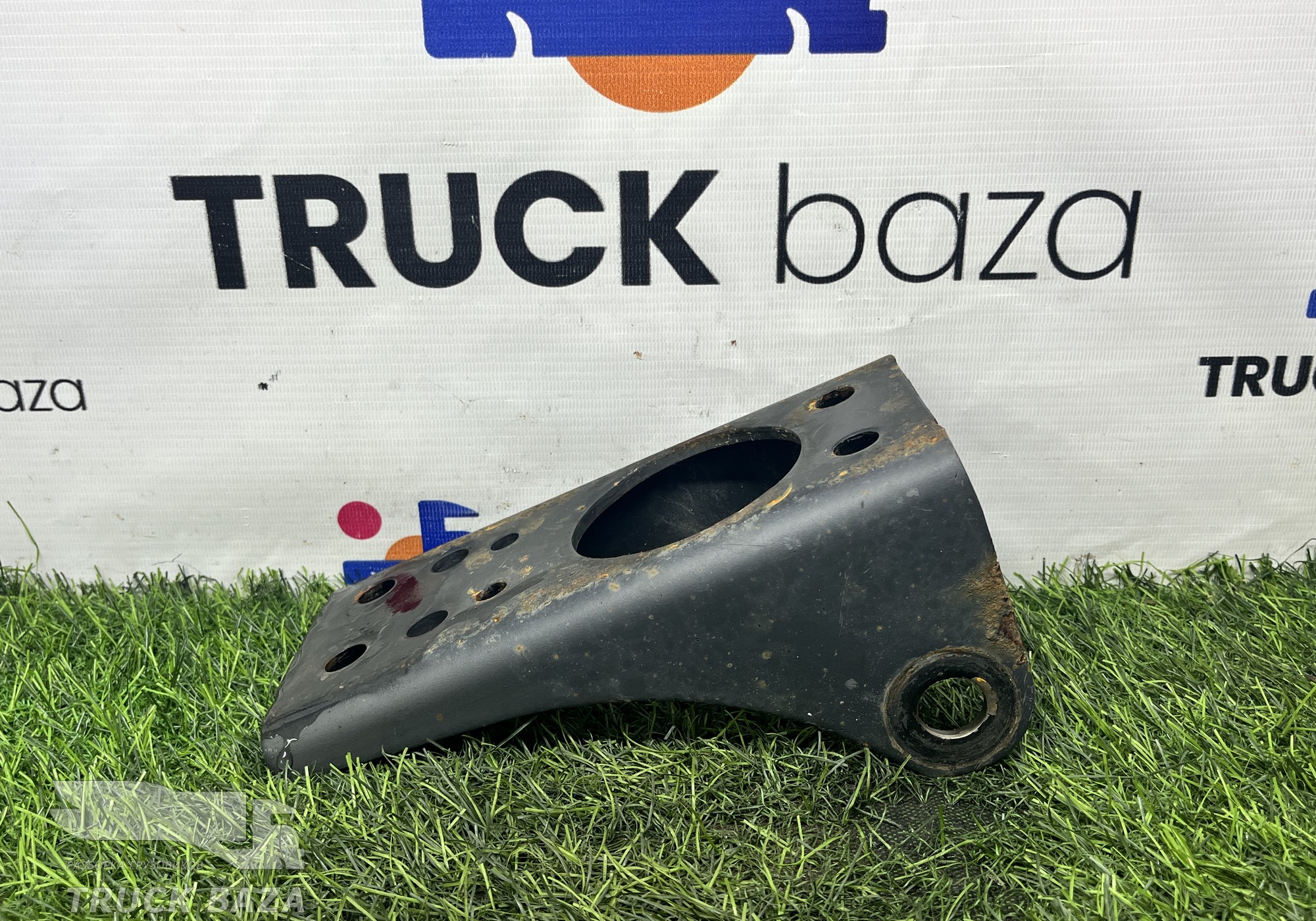 A9423260040 Кронштейн амортизатора заднего