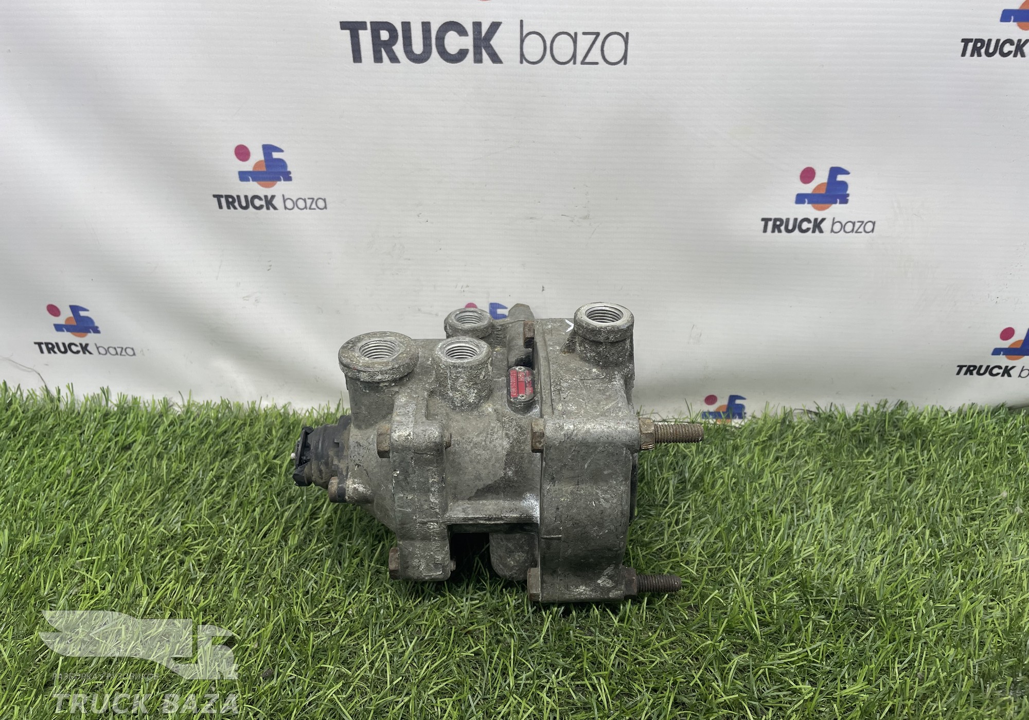 9730025357 Кран управления тормозами прицепа