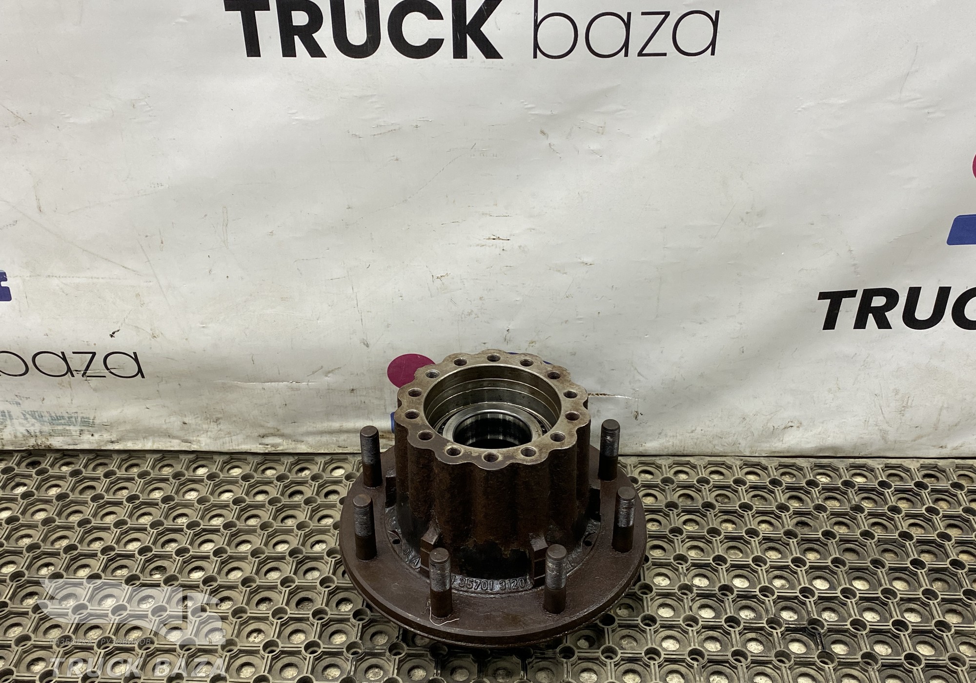 81357013120 Ступица задняя