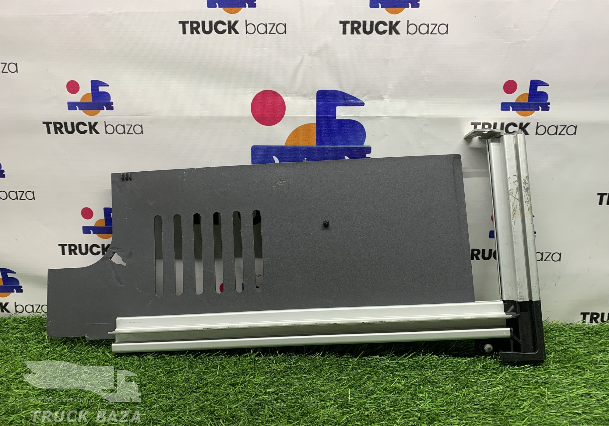 1437473 Опора спальной полки