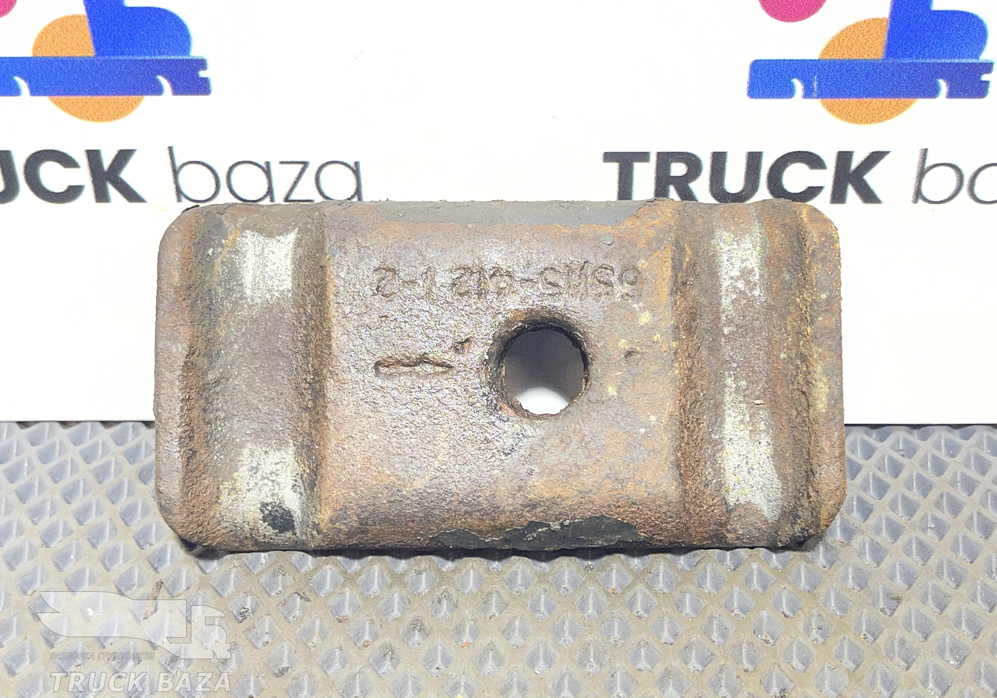 651152902412 Проставка стремянки рессоры