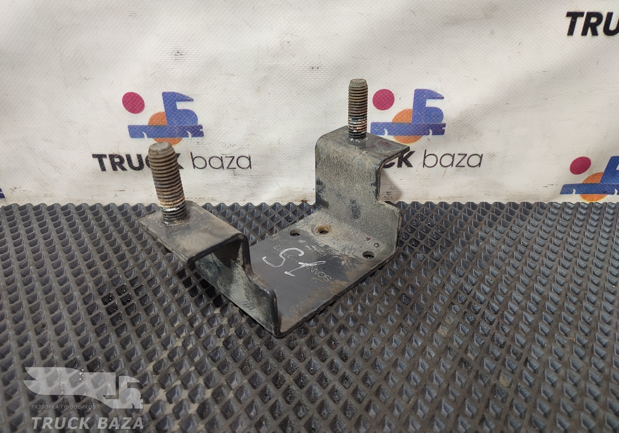 1923813 Кронштейн электромагнитного клапана