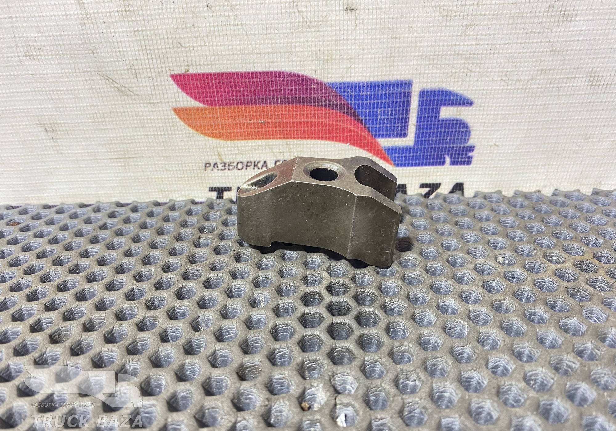51101040036 Кронштейн форсунки топливной для Man F2000 II Evolution / FE (с 1998 по 2001)