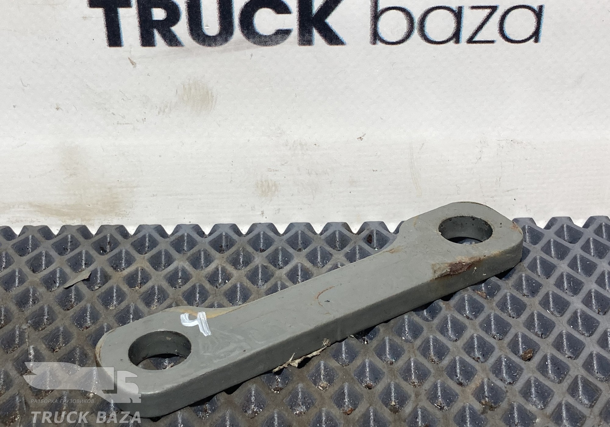 WG9925590129 Пластина кронштейна задней подушки для Sinotruk Sitrak C7H