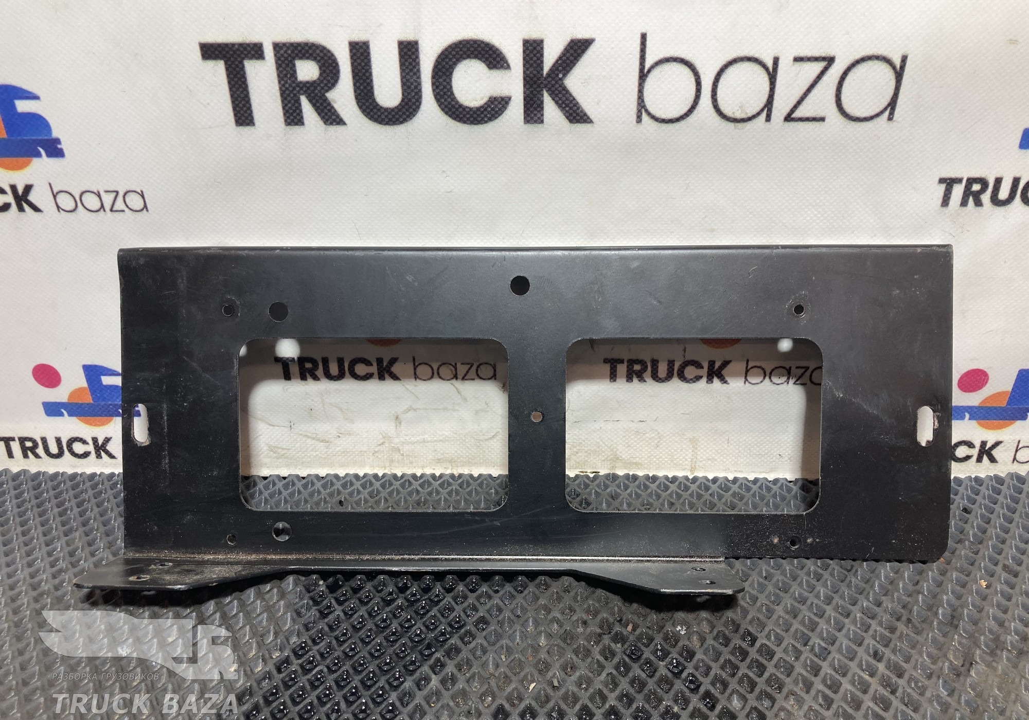 Кронштейн салона для Sinotruk Sitrak C7H