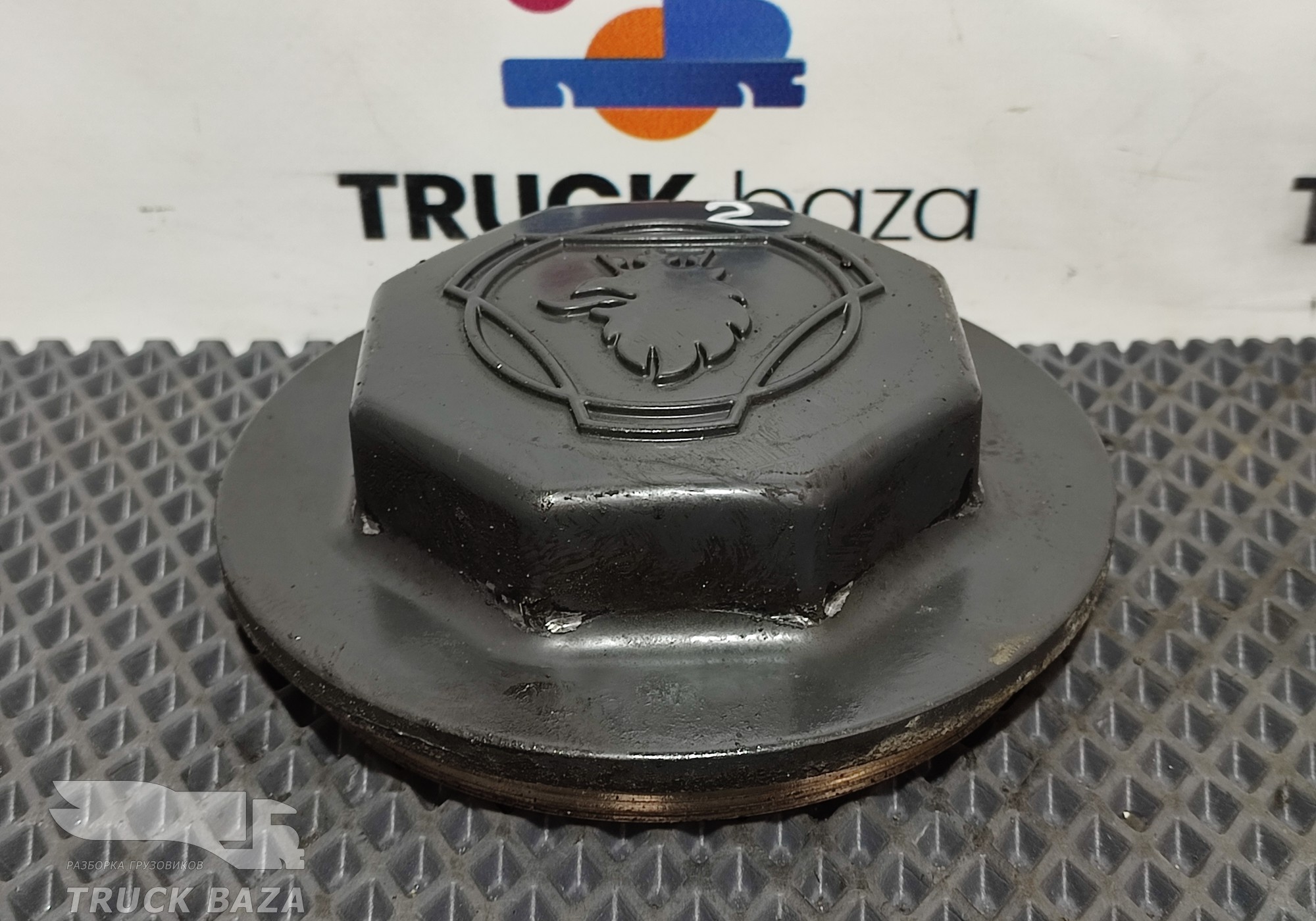 2734965 Крышка передней ступицы