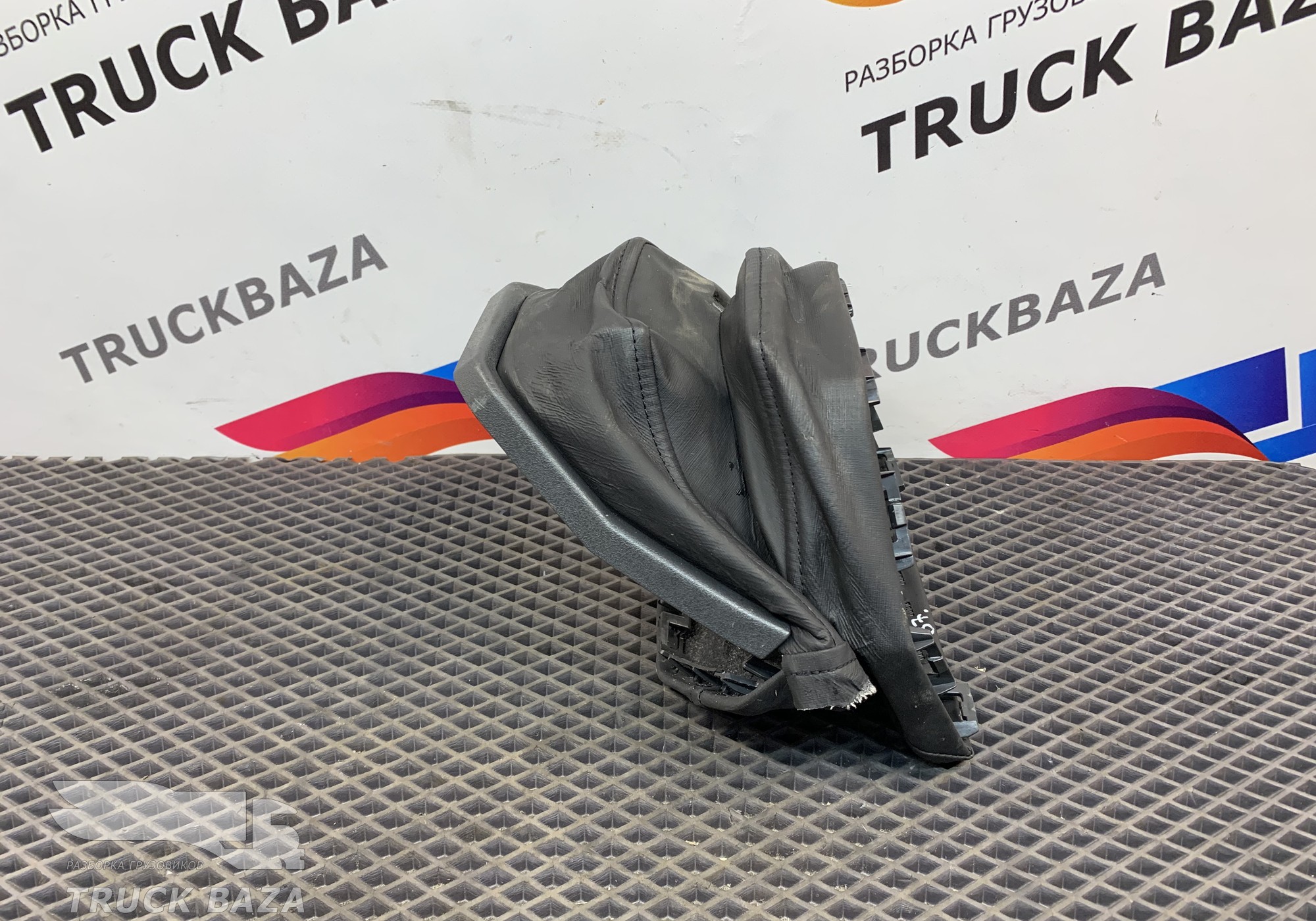 7482577509 Кожух колонки рулевой для Volvo FH