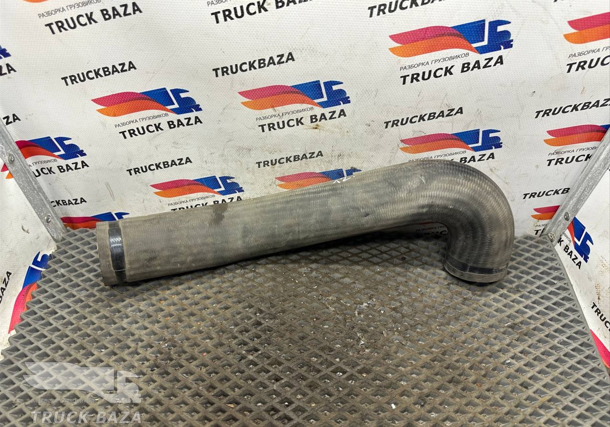 81963010965 Патрубок радиатора для Man TGA (с 2000 по 2007)