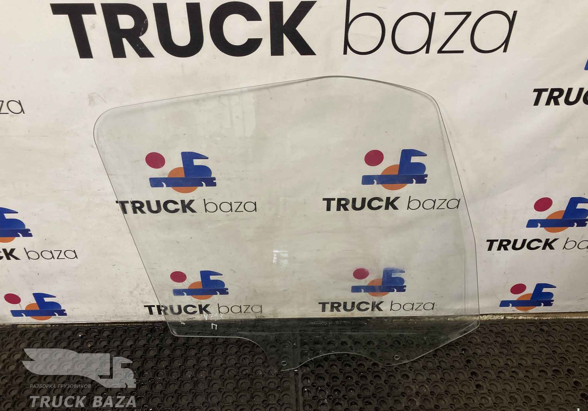 84043056 Стекло двери правое для Volvo FH 4 (с 2012)