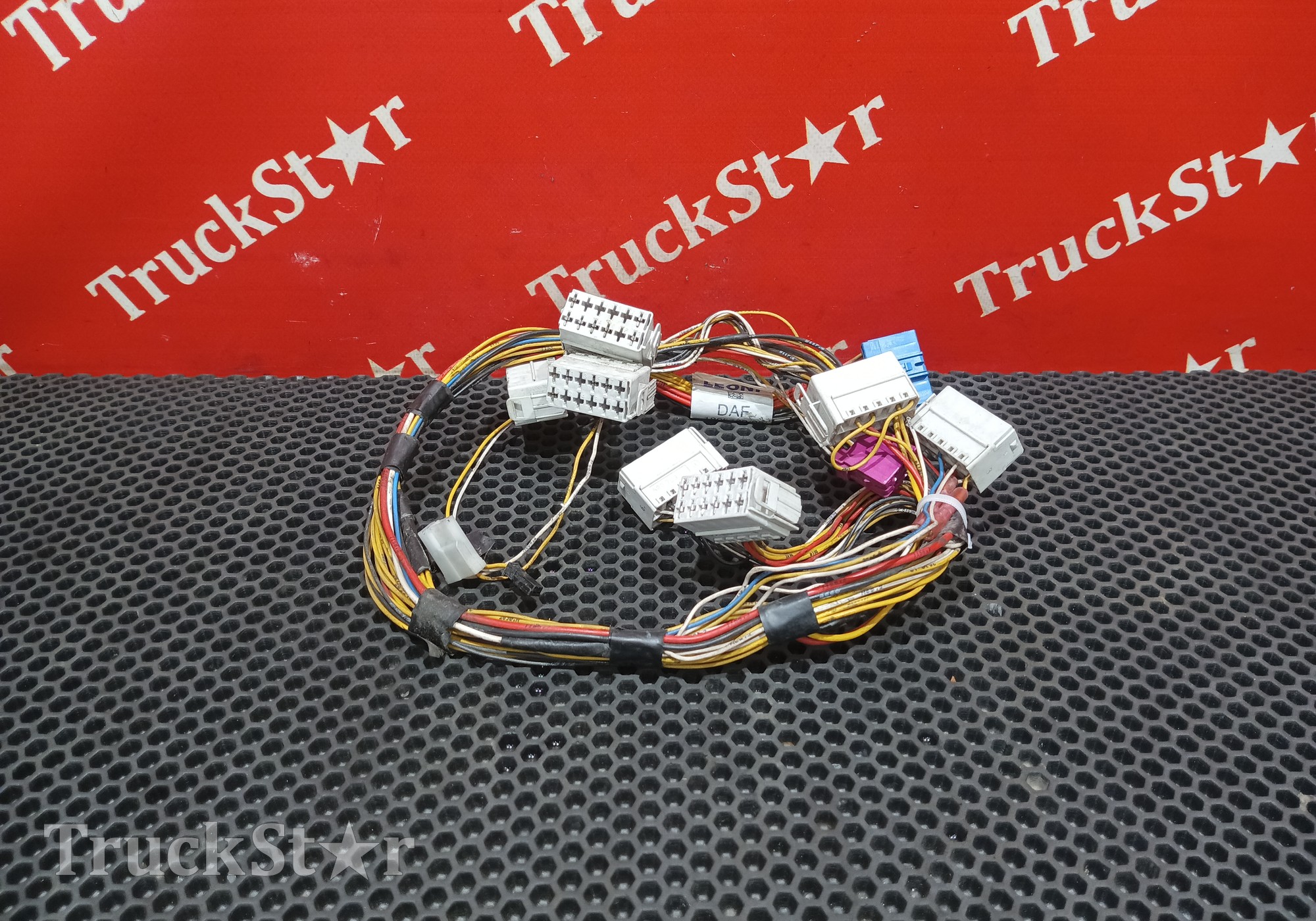 1805729 Проводка кабины для Daf XF105 (с 2005)
