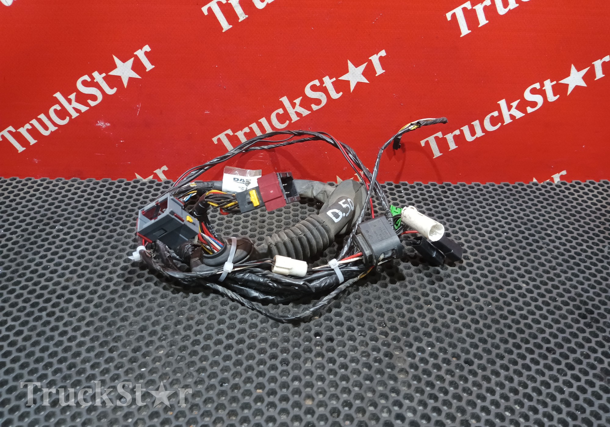 1899945 Проводка двери правой 2016г для Daf XF105 (с 2005)