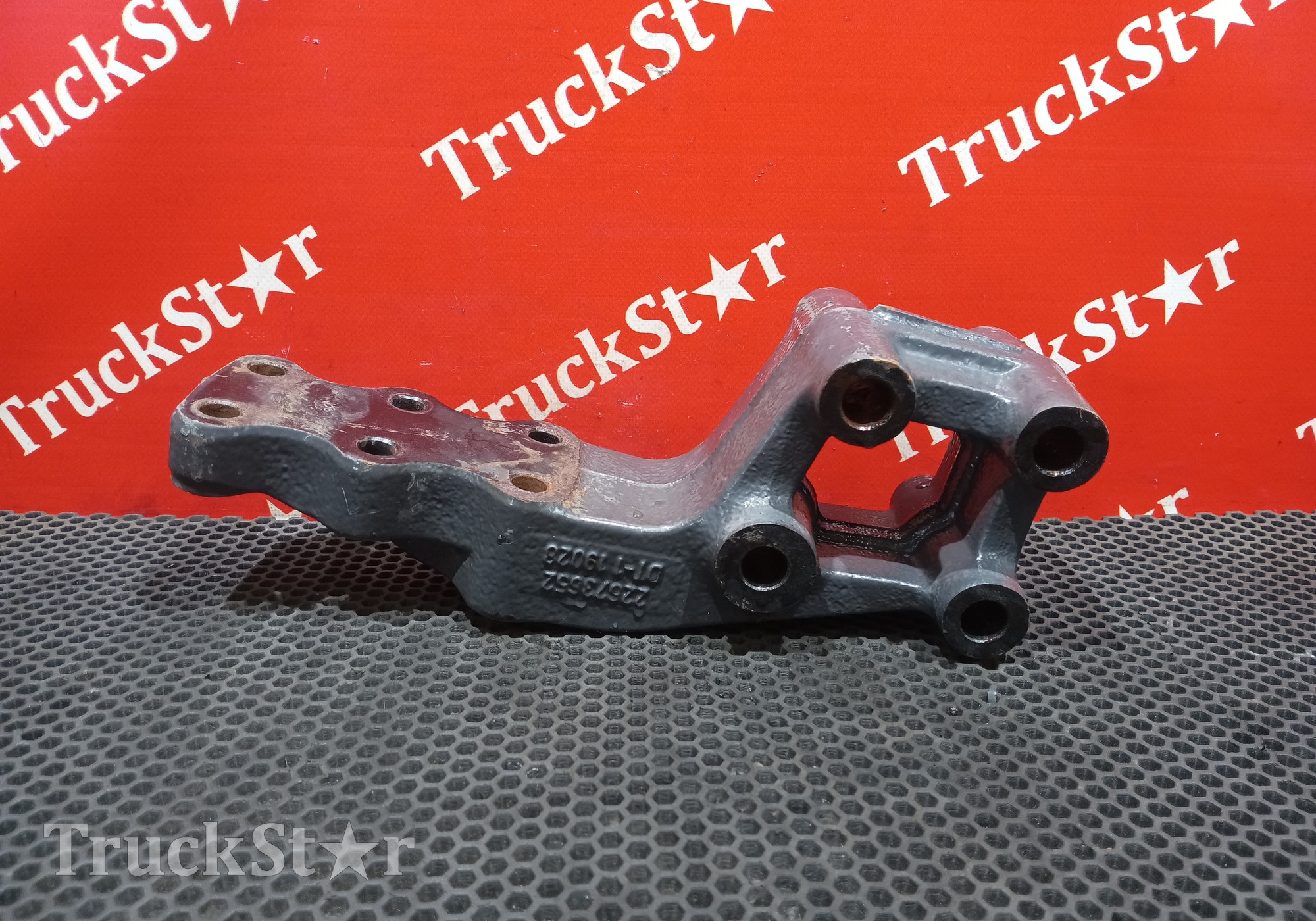 21647361 Кронштейн кабины 2019г. для Renault T