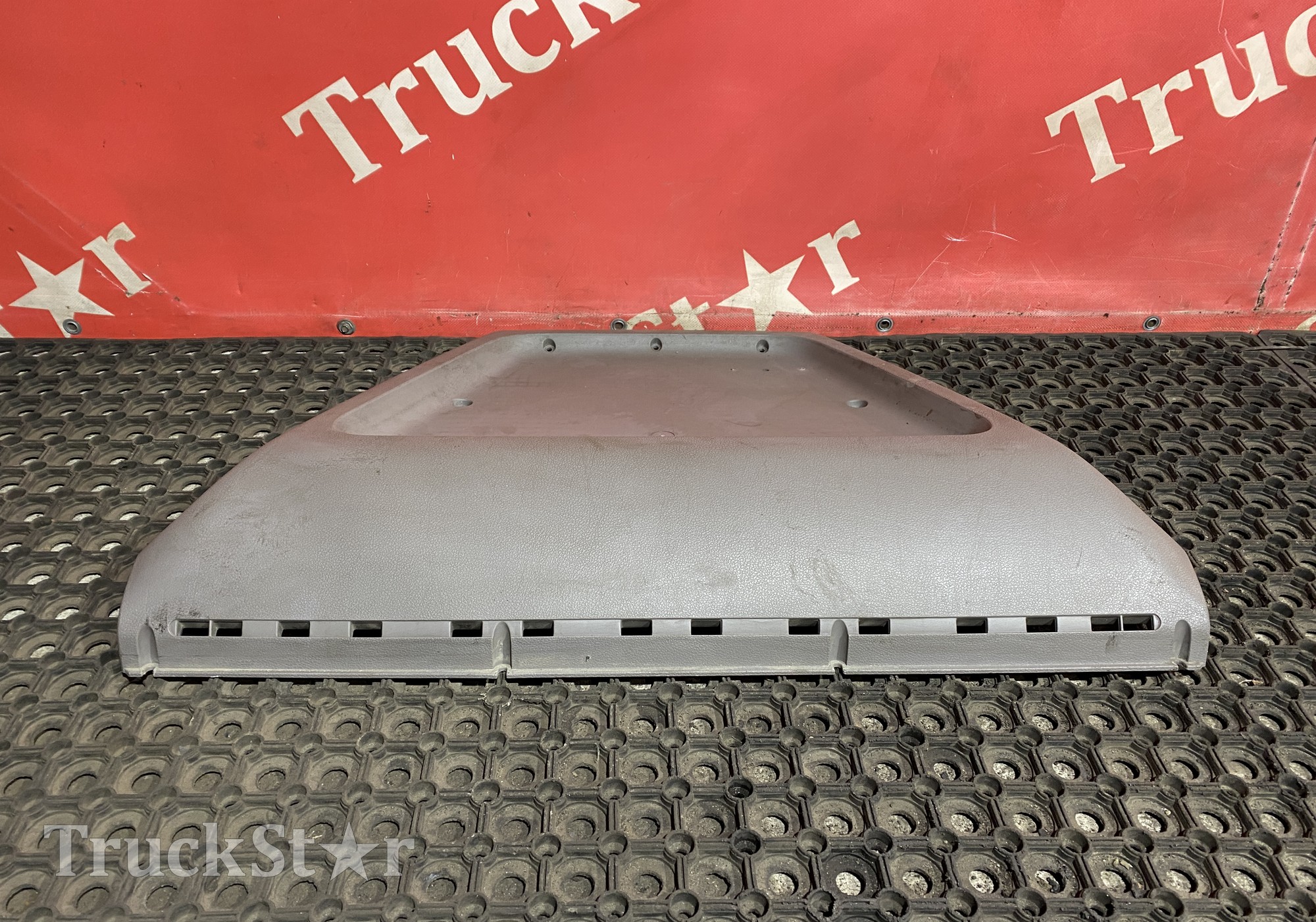 1844545 Накладка на торпедо 2019 год. для Daf XF105