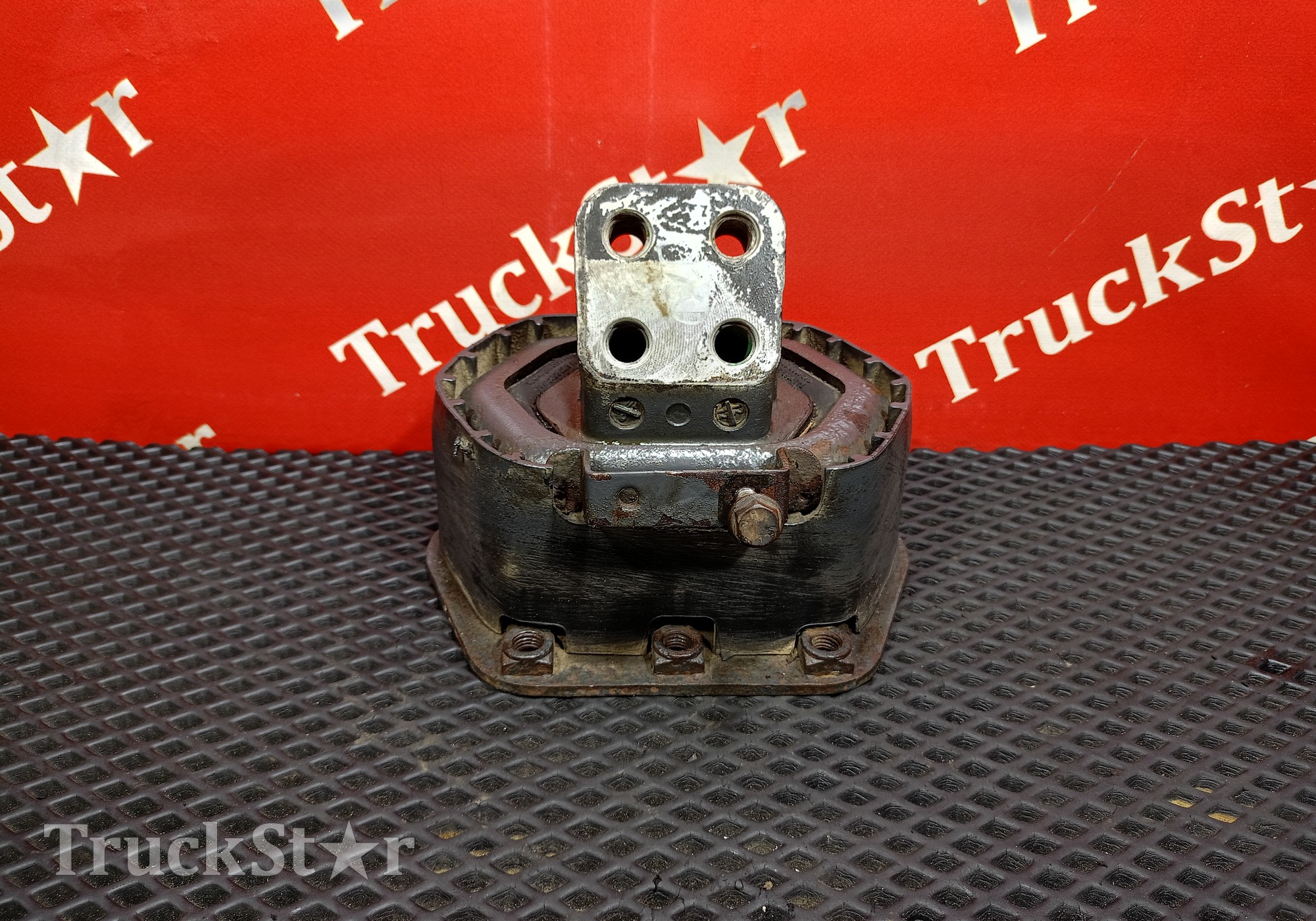 742811001 Подушка КПП для Daf XF105