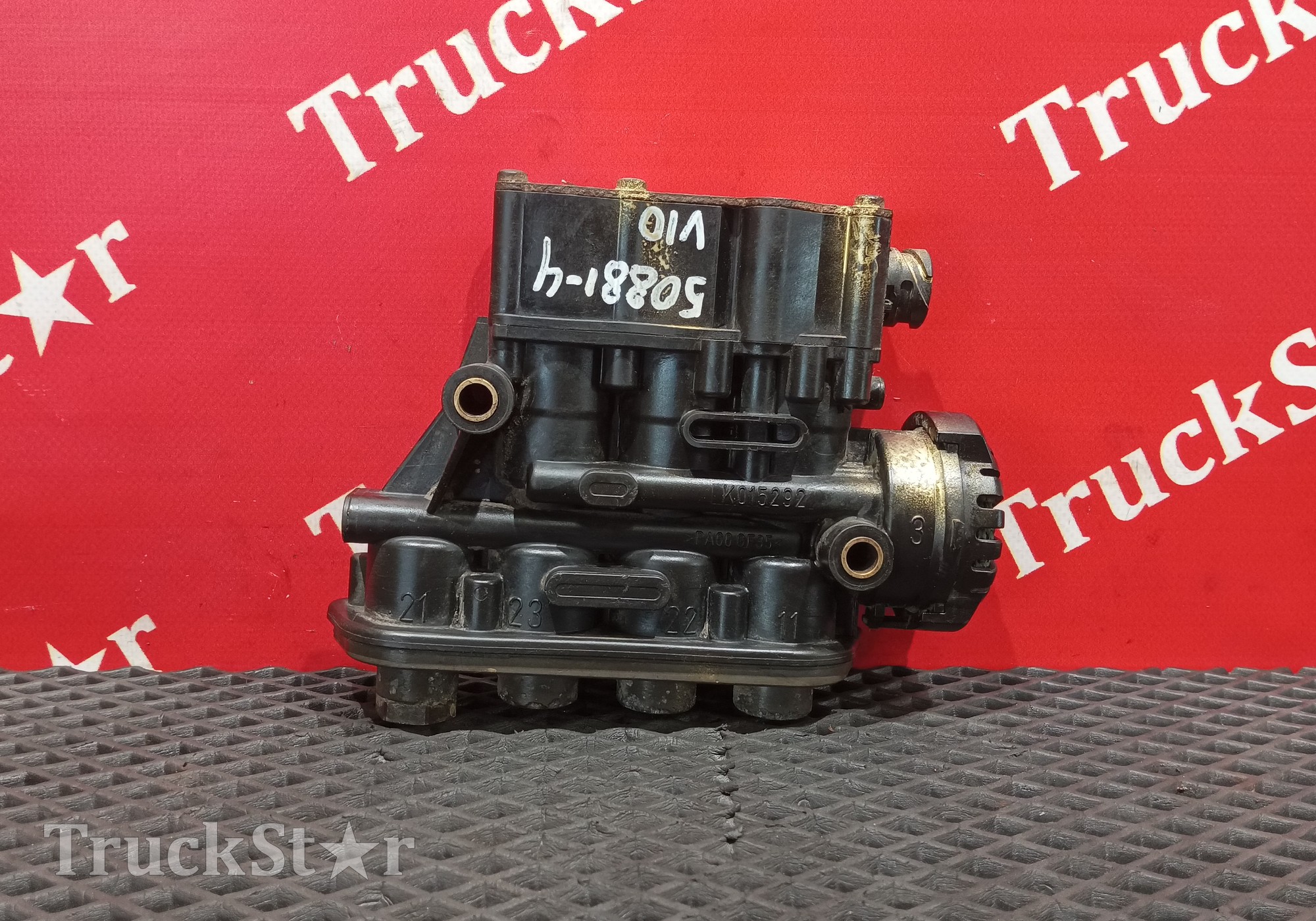 21083657 Кран уровня пола главный для DongFeng GX DFH4180