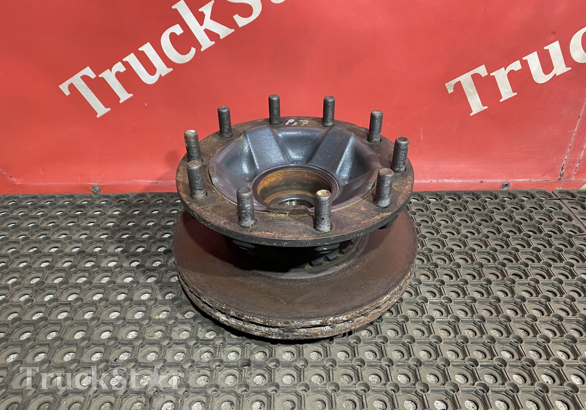 7422106238 Ступица передняя 2018г для Volvo FH
