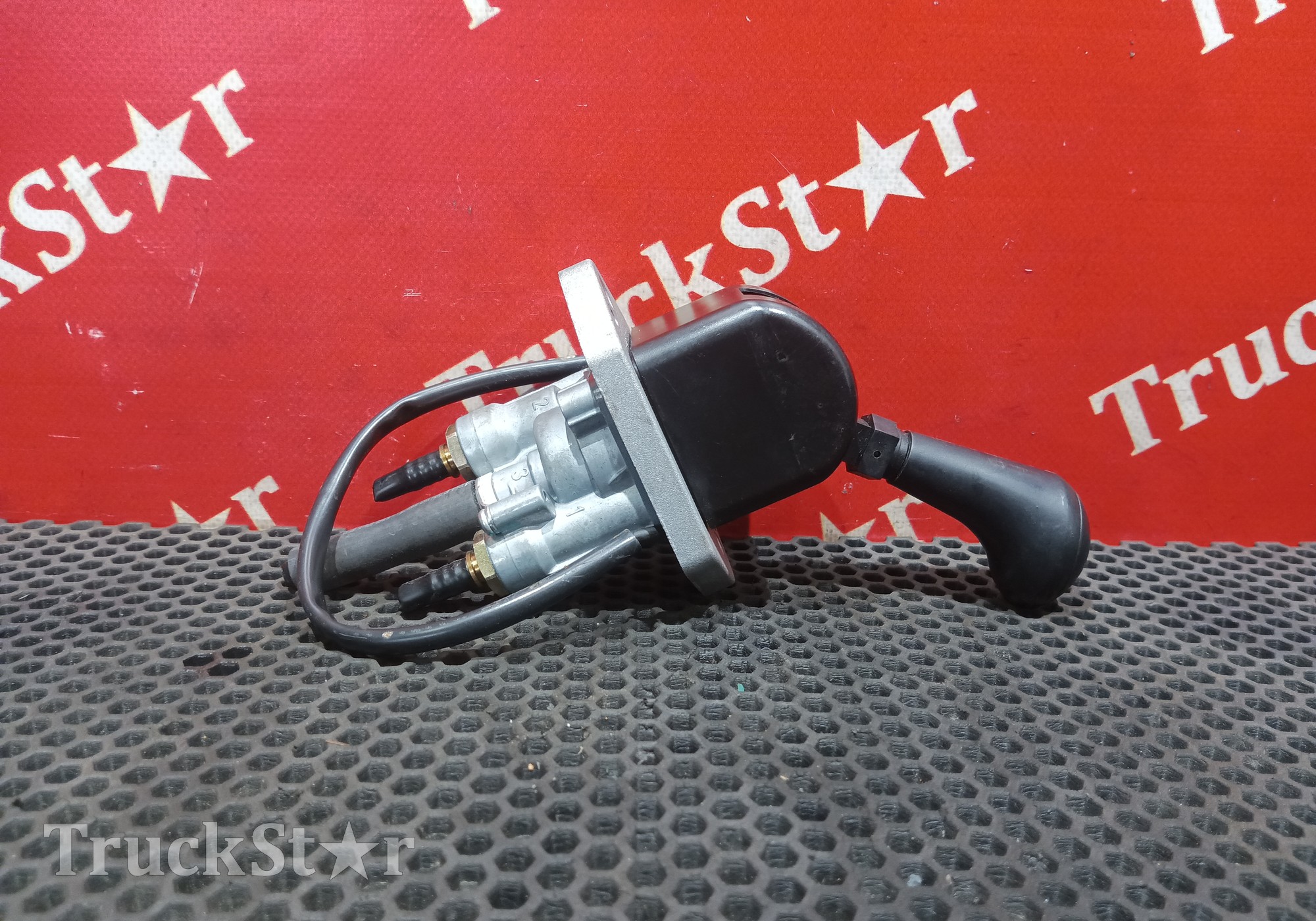H4353110200A0 Кран ручного тормоза 2022г для Foton Auman EST