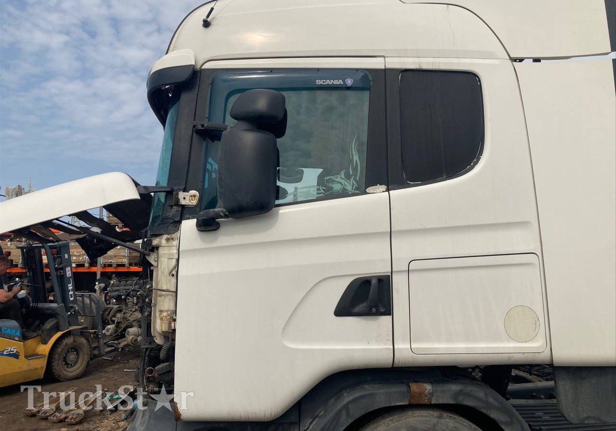 1476534 Дверь левая в сборе для Scania 4-series