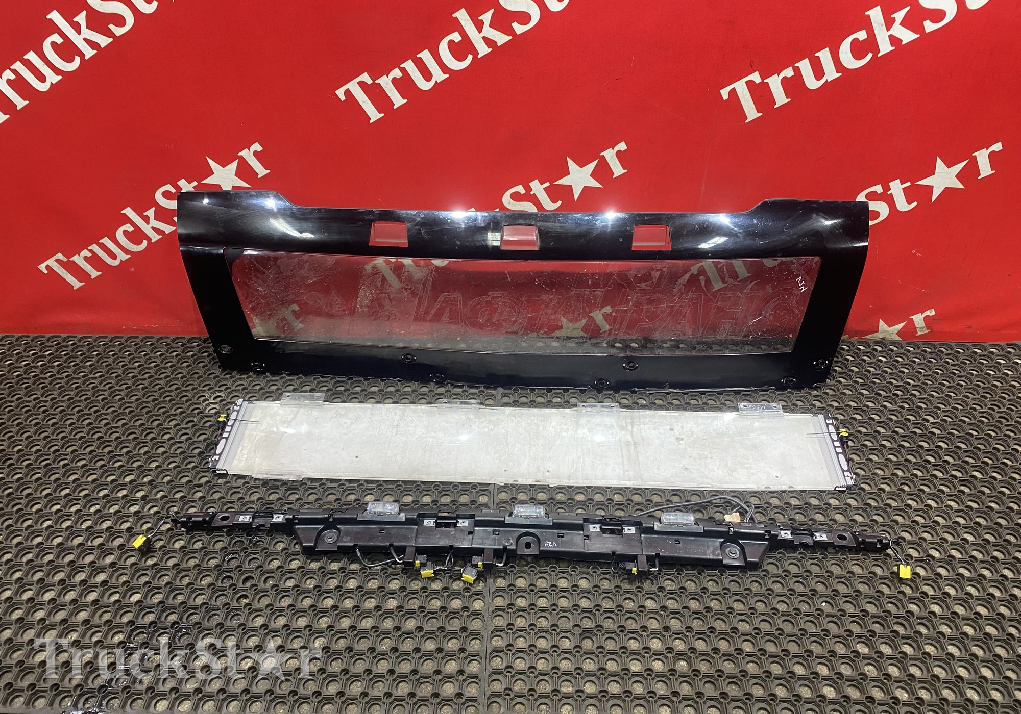 82267445 Информационная панель в сборе 2019г для Volvo FH 4 (с 2012)