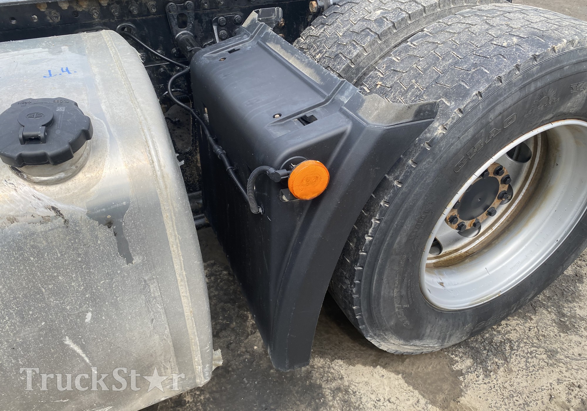 84042252000C Крыло заднее для Faw J7 (с 2018)