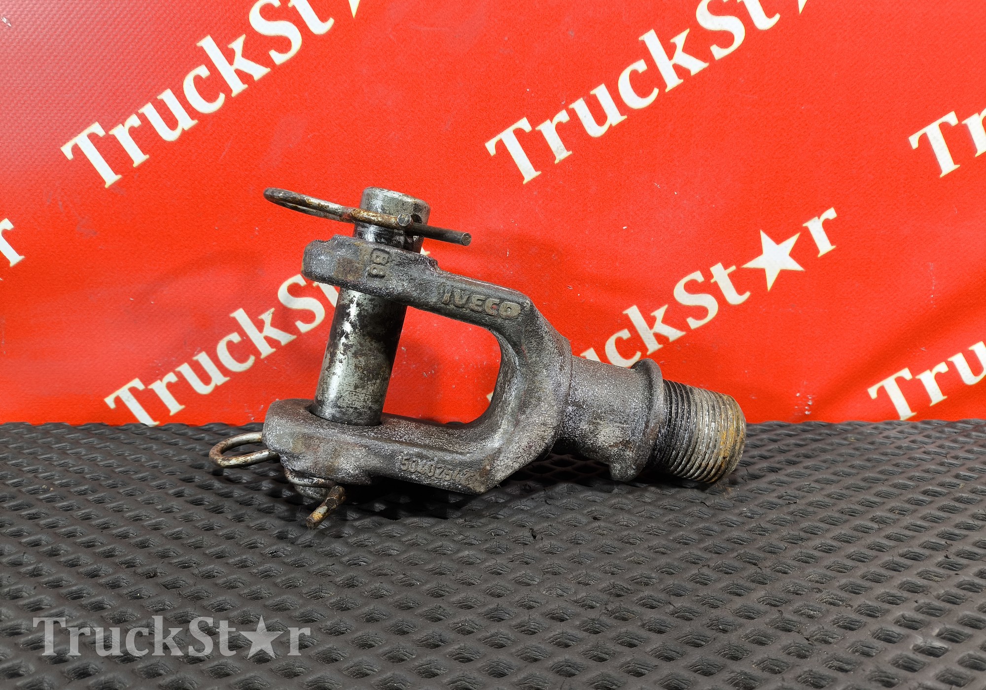 504025427 Крюк буксировочный для Iveco EuroCargo