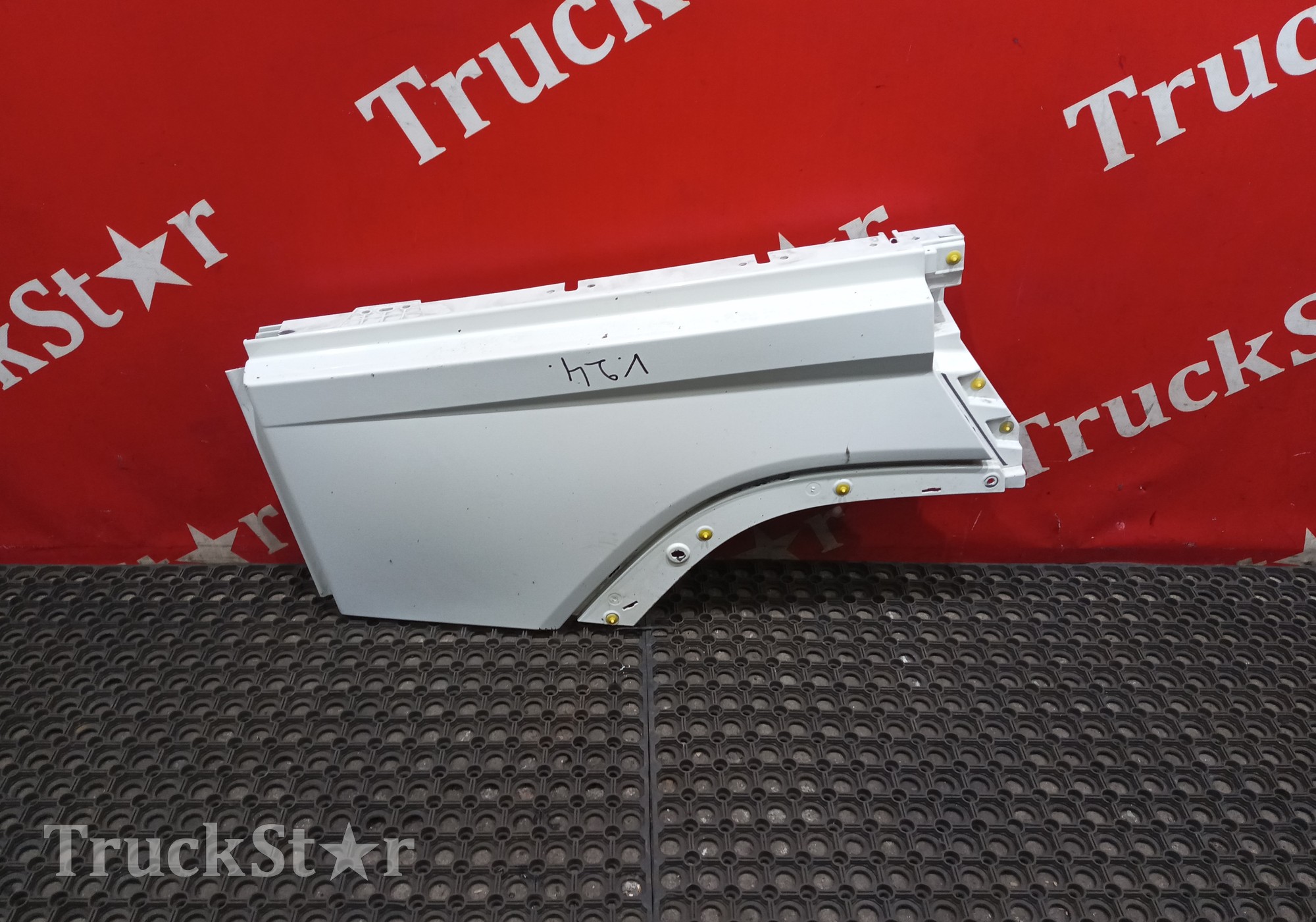 82180201 Продолжение крыла правое 2019 г. для Volvo FH 4 (с 2012)