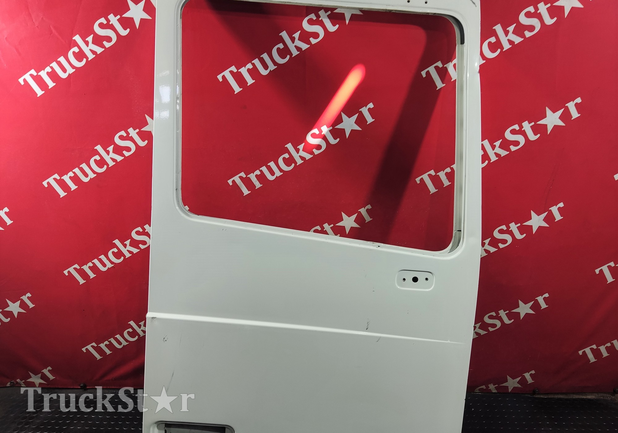 1676956 Дверь правая (дефект) для Daf 95XF