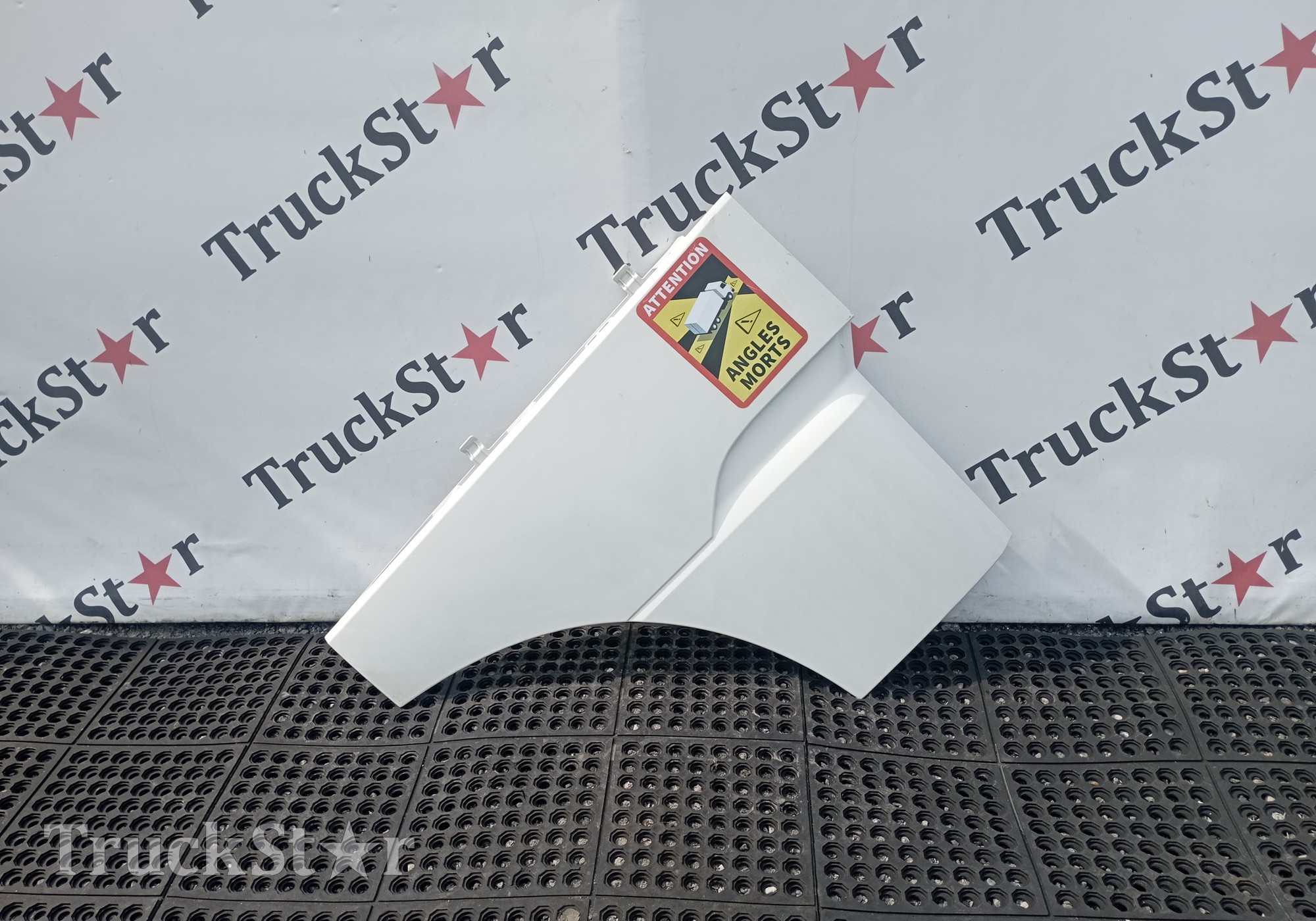 2046359 Продолжение двери правой 2018г для Daf XF106 (с 2012)