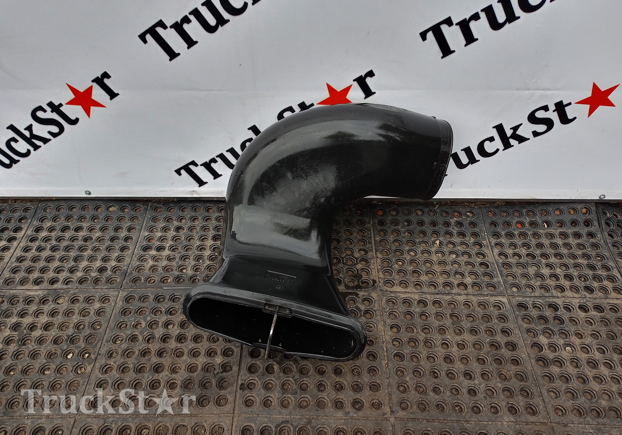 7421627374 Патрубок воздушного фильтра 2017 г. для Volvo FH 3 (с 2008 по 2012)