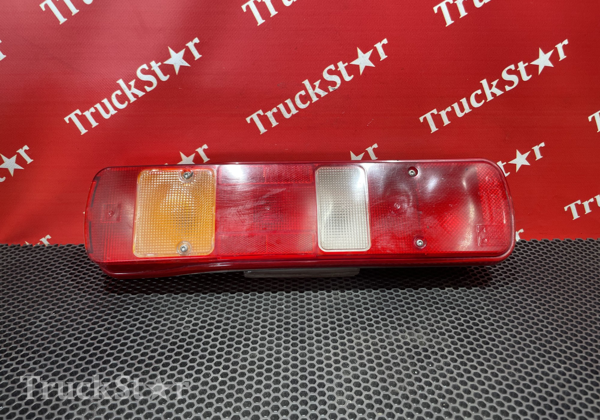 21063887 Фонарь задний левый для Volvo FM