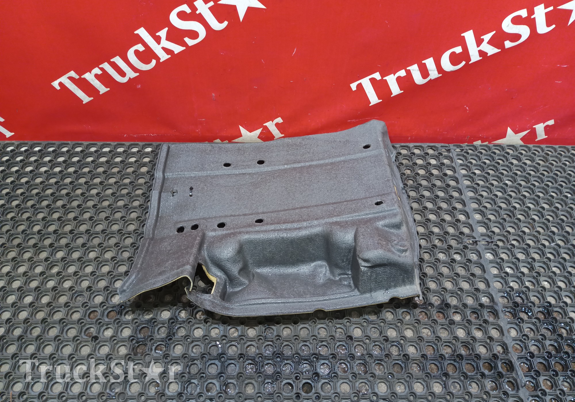 AZ16D162000046 Напольное покрытие правое 2022г для Sinotruk Sitrak C7H MAX