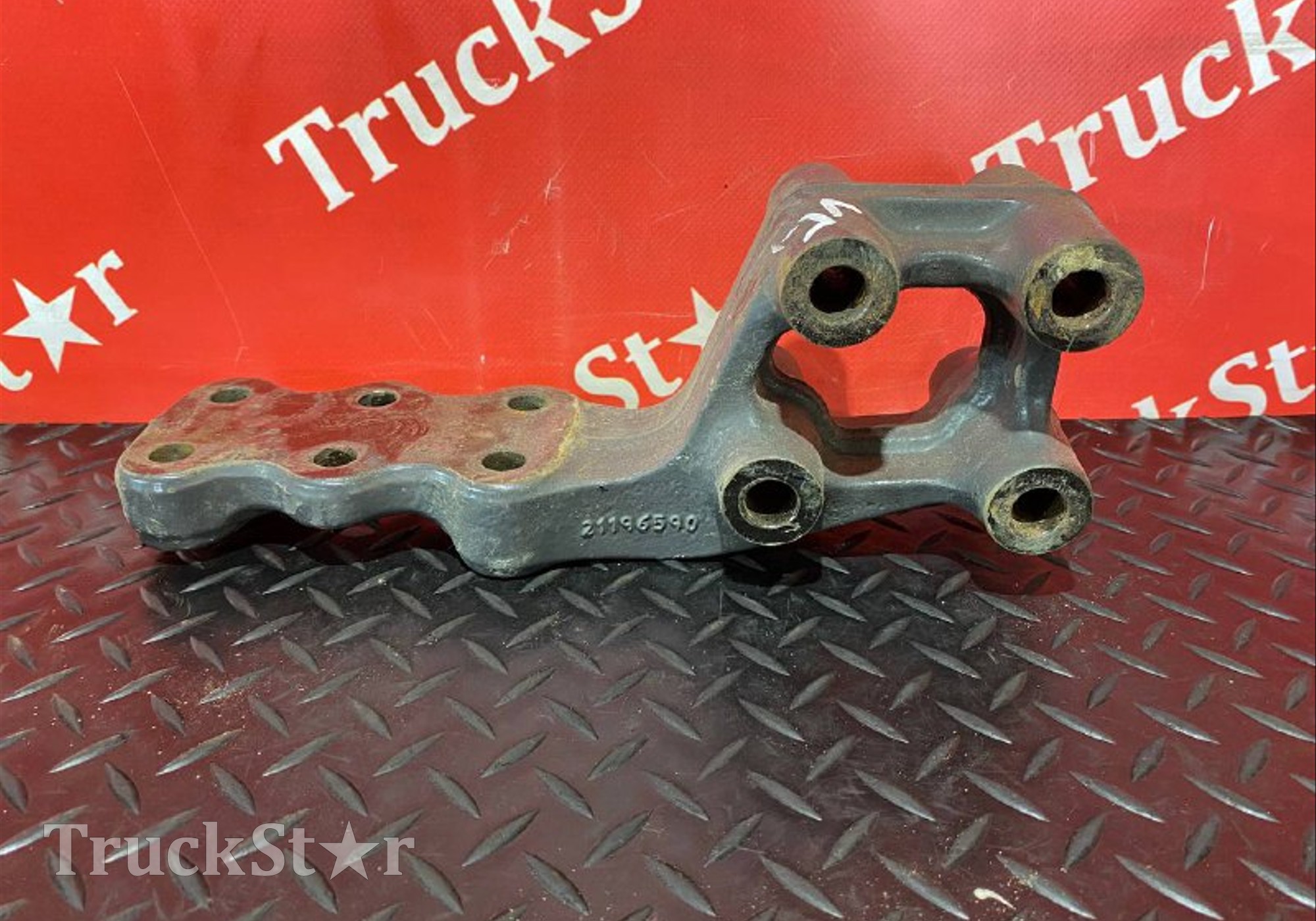 21647361 Кронштейн кабины для Volvo