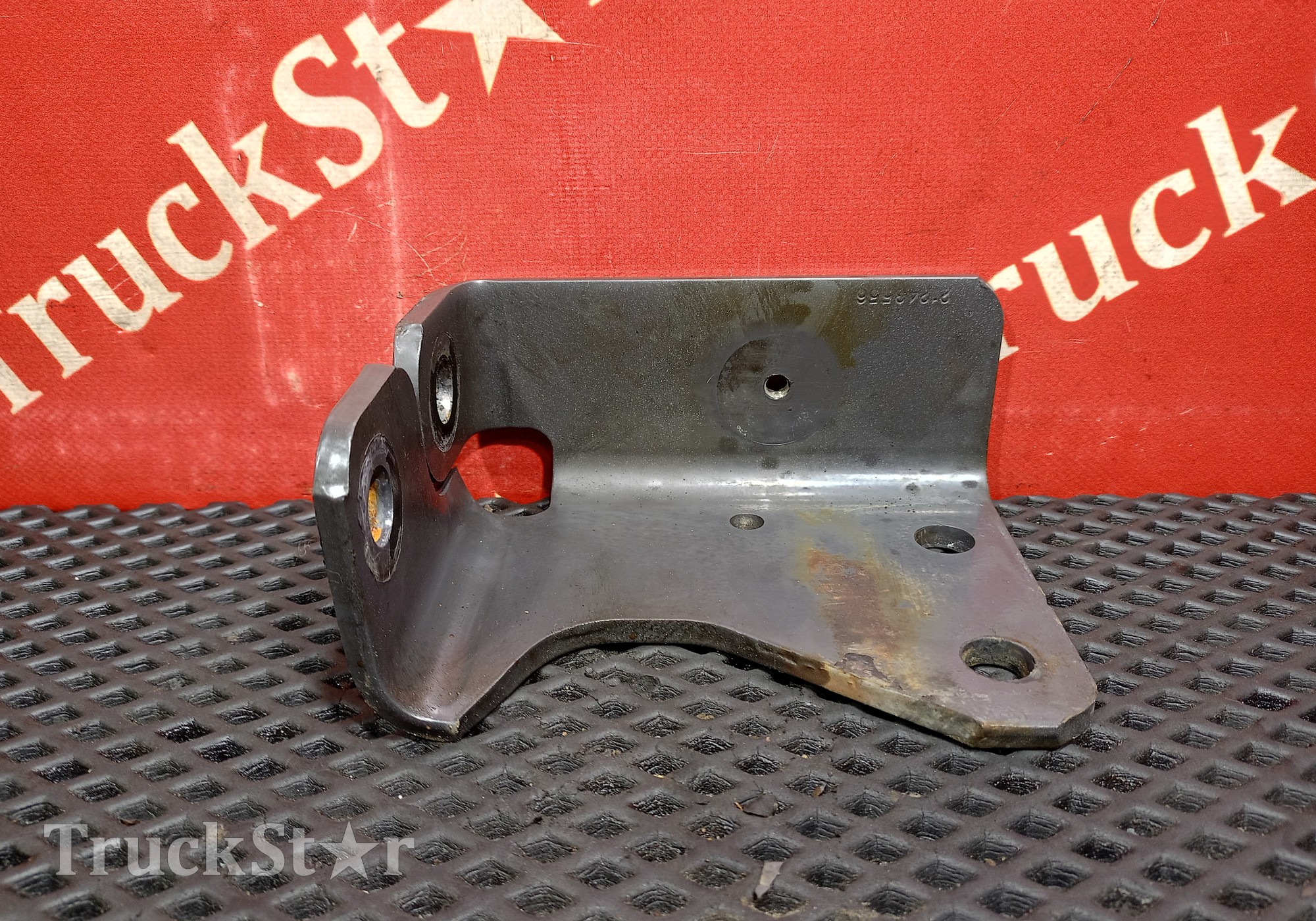 21243556 Кронштейн перекидок для Volvo