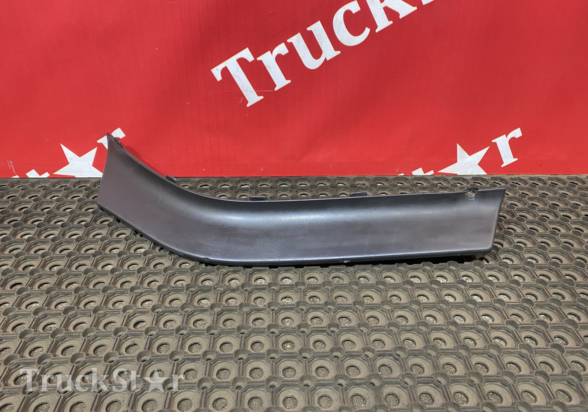 1517650 Накладка крыла правая для Scania 4-series P (с 1995 по 2007)