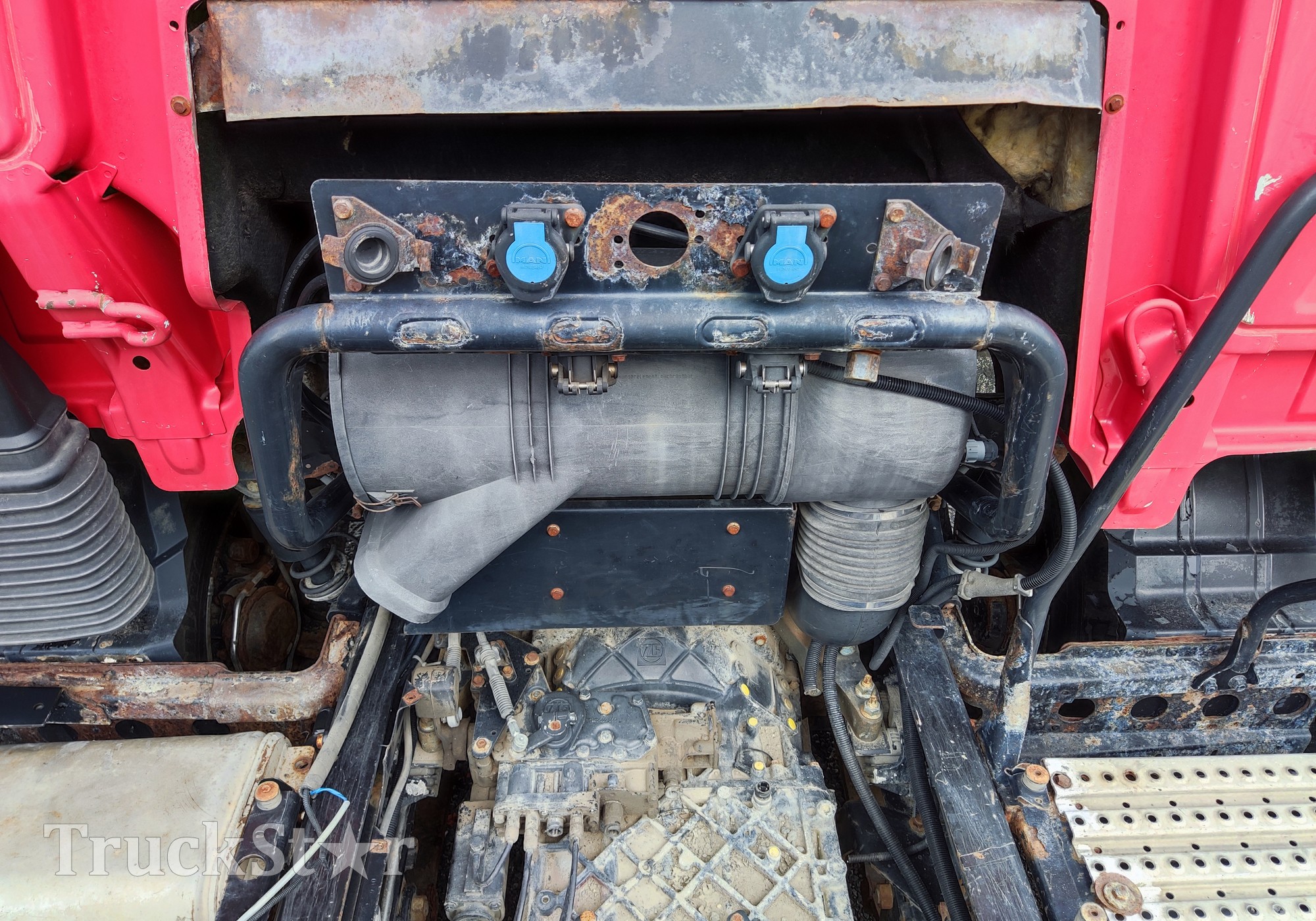 81517155091 Кронштейн перекидок для Man TGX II (с 2012)