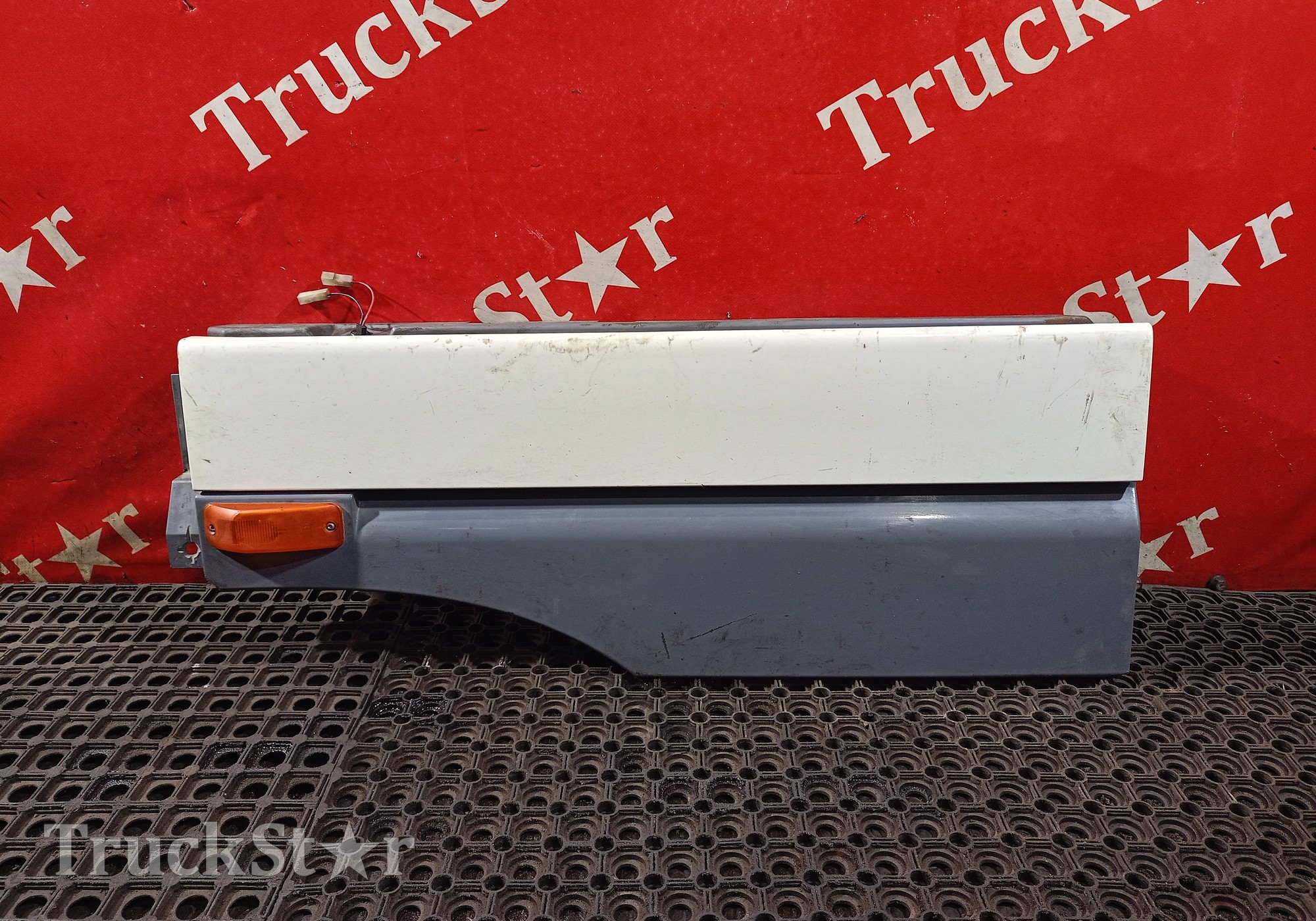 1855610 Продолжение крыла левого для Daf XF95