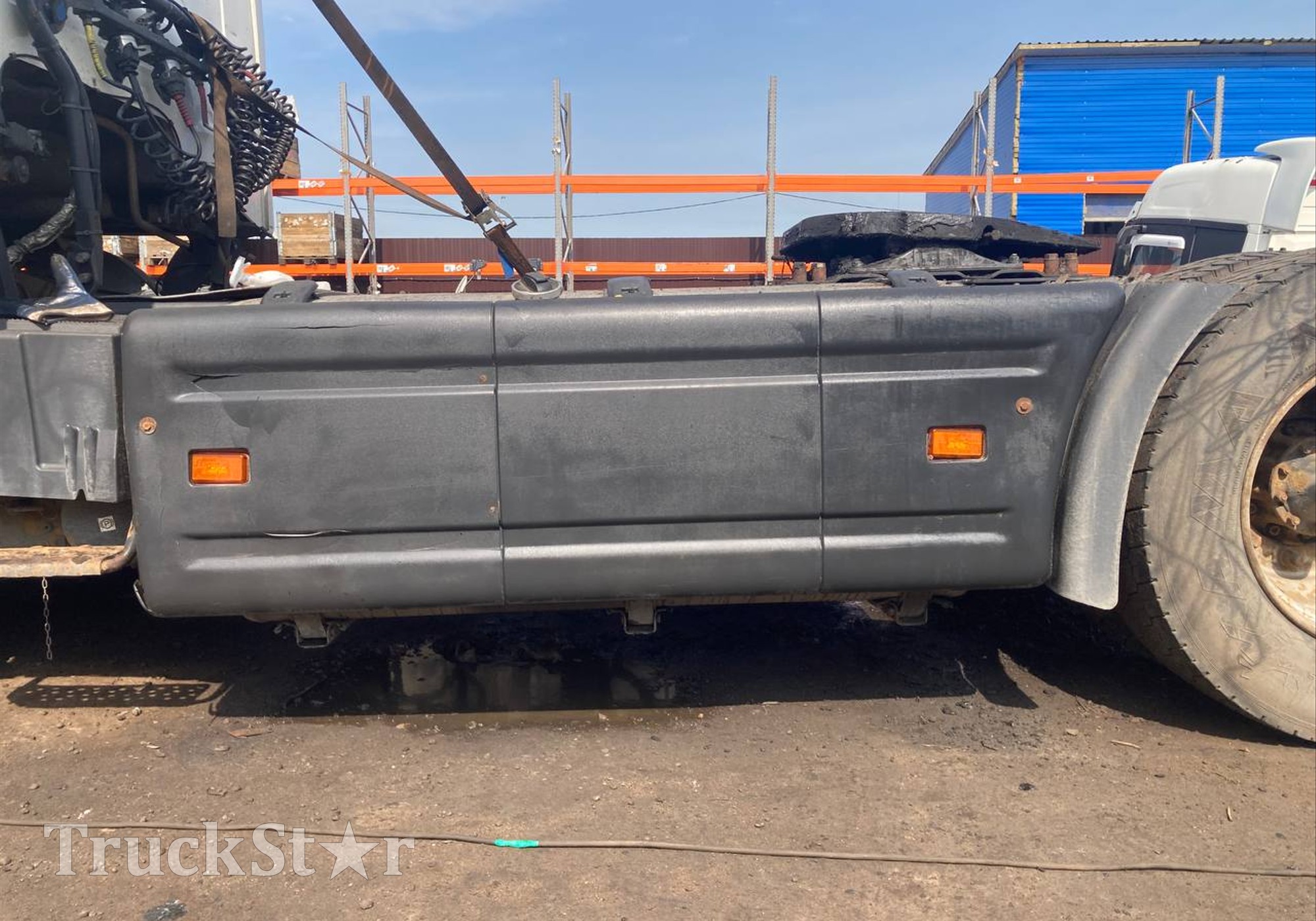 1362695 Комплект (дефект) спойлеров на баки для Scania 5-series