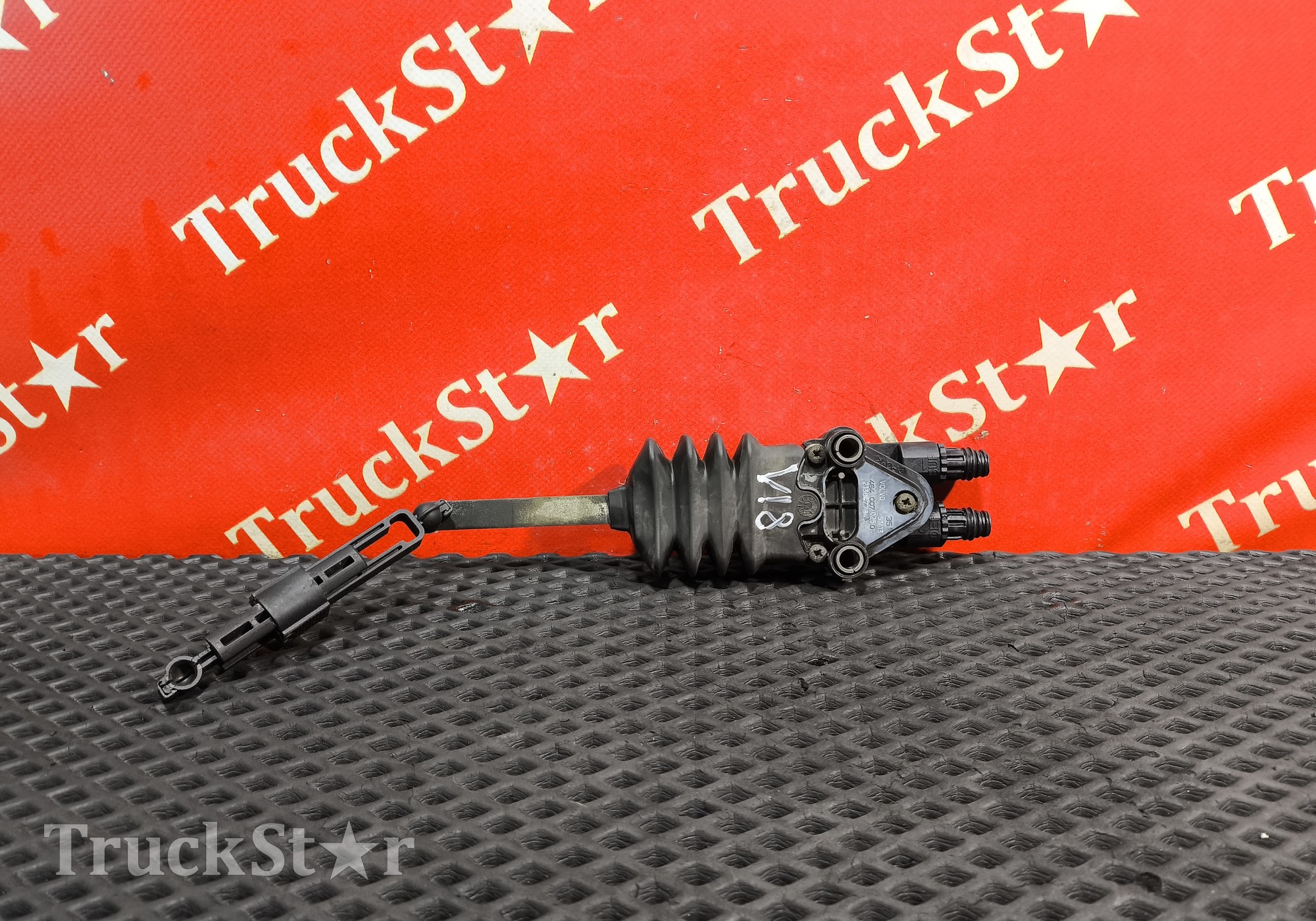 7421321296 Кран уровня пола кабины 2017г. для Volvo FM III (с 2013)