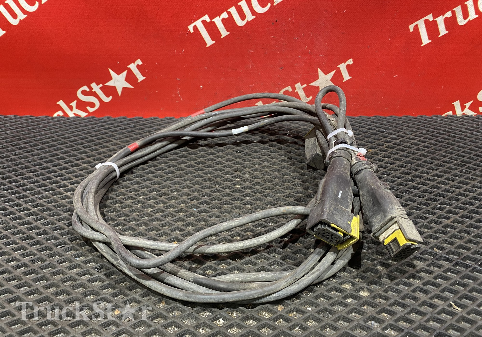 2042888 Проводка шасси для Daf XF106 (с 2012)